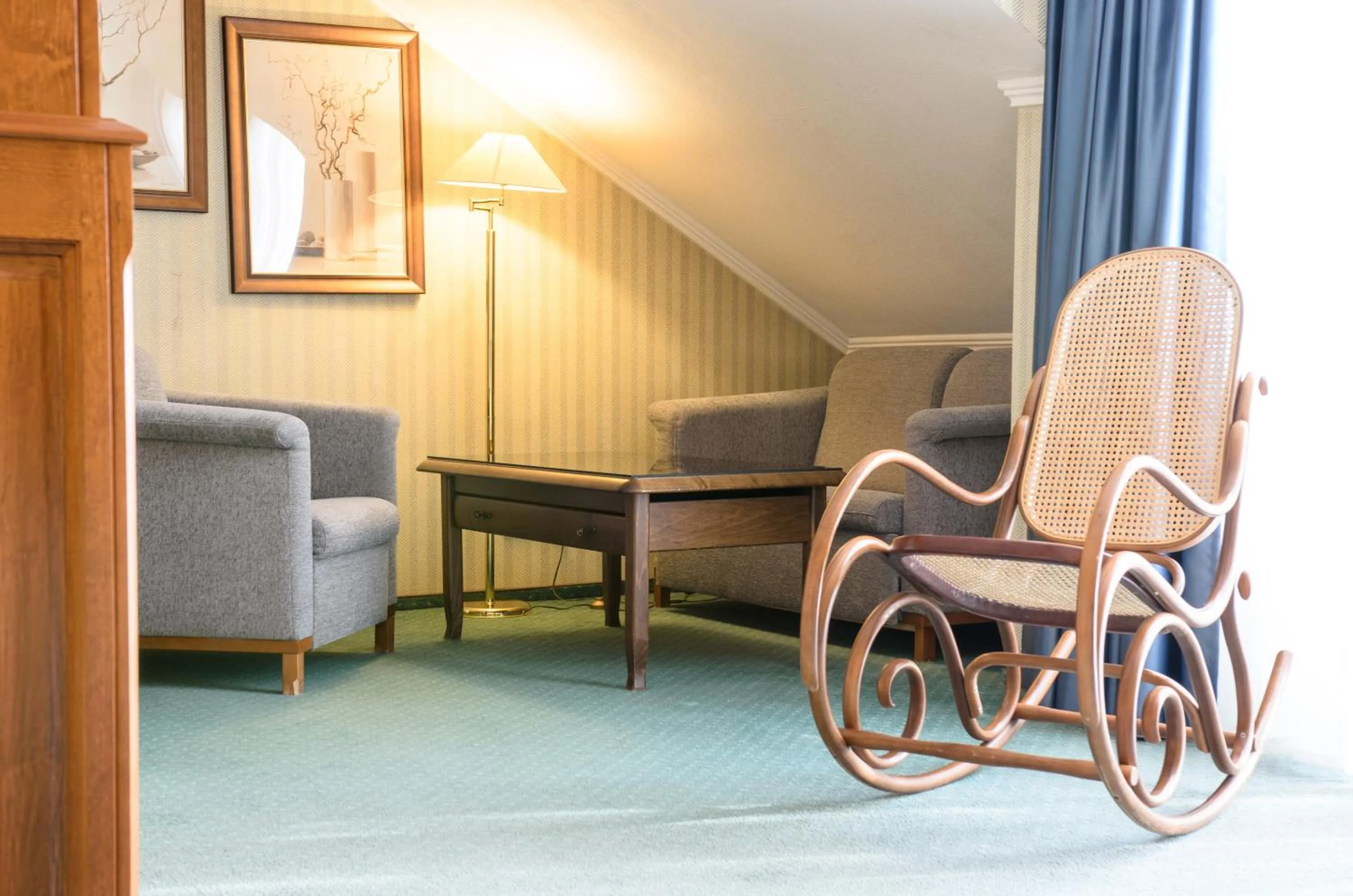 Seating area in Kormoran Medispa