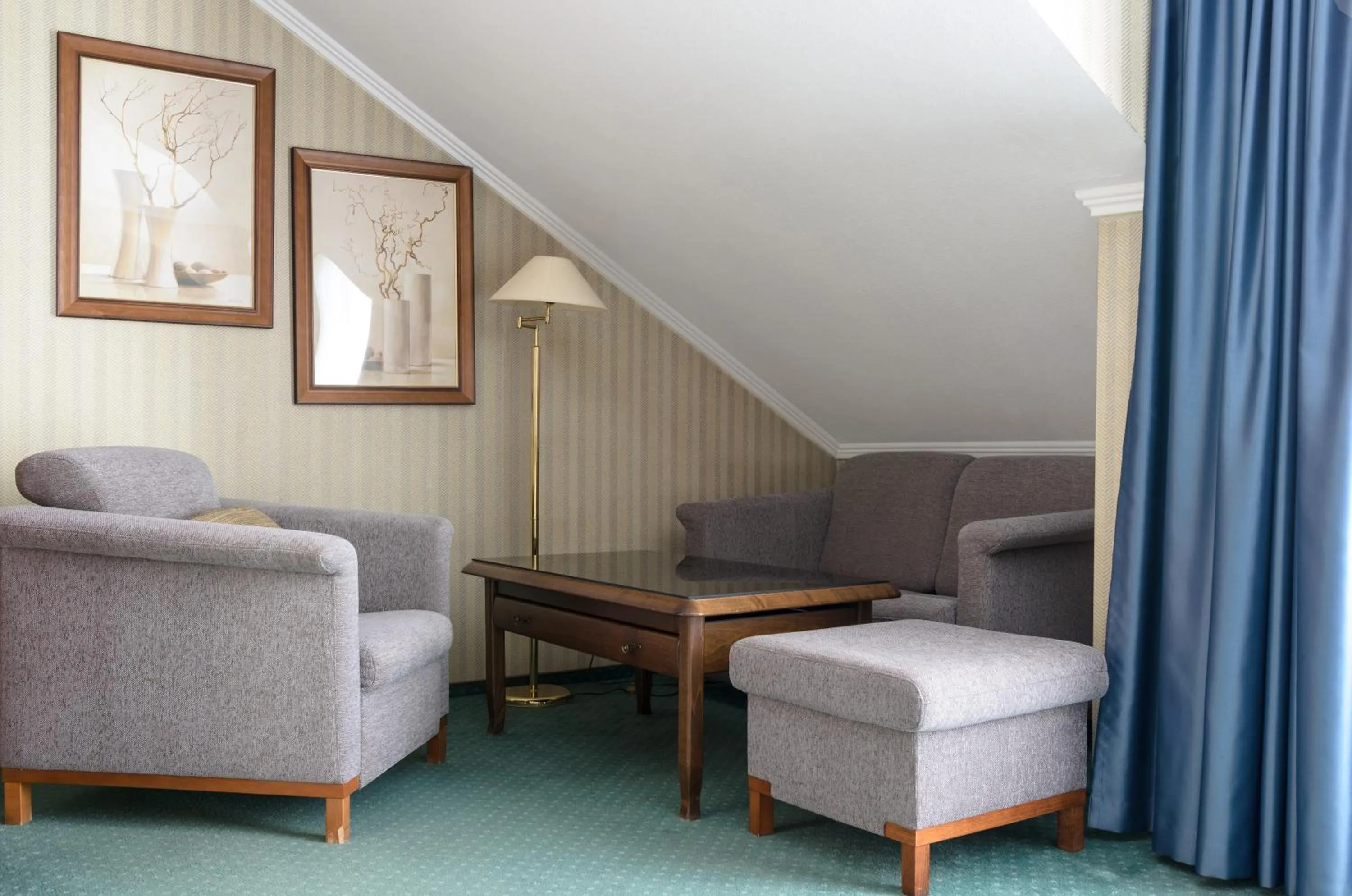 Seating area in Kormoran Medispa