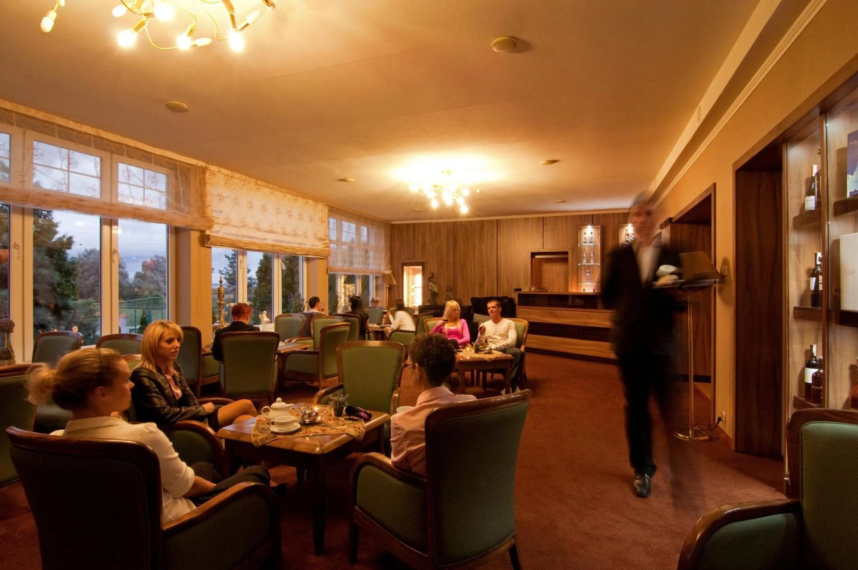 Restaurant/places to eat in Kormoran Medispa