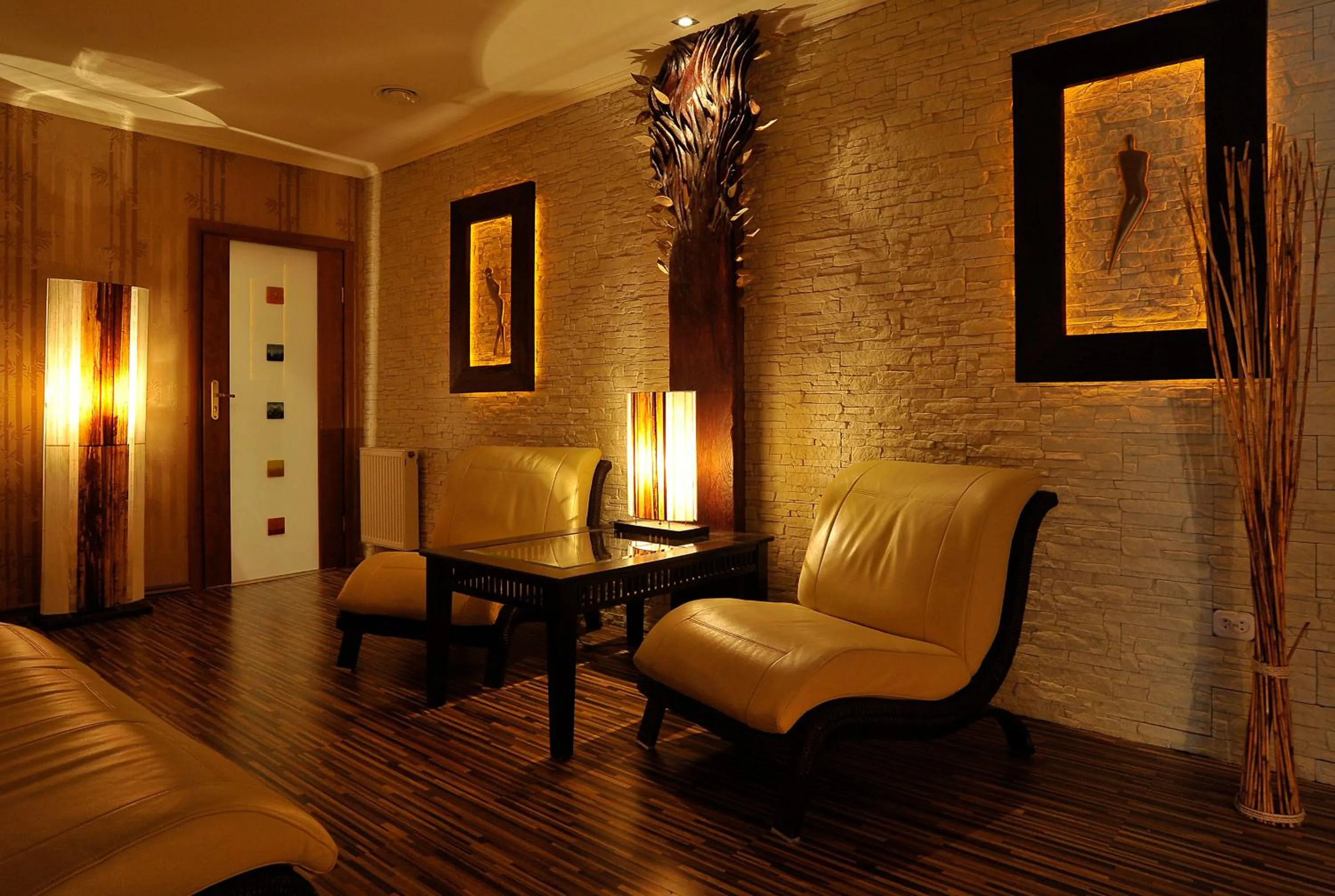 Seating area in Kormoran Medispa