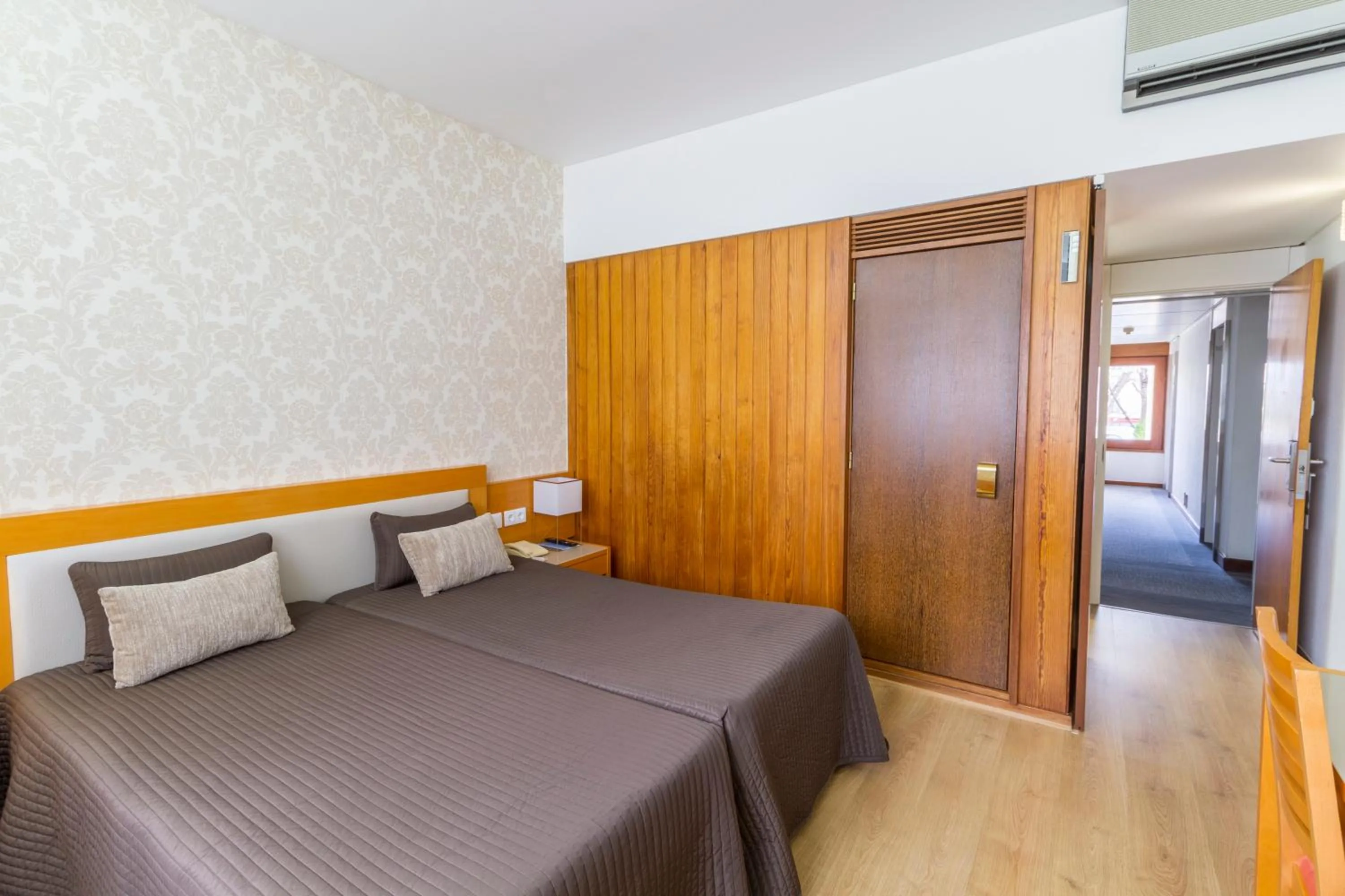 Bedroom, Bed in Hotel Eurosol Leiria & Jardim