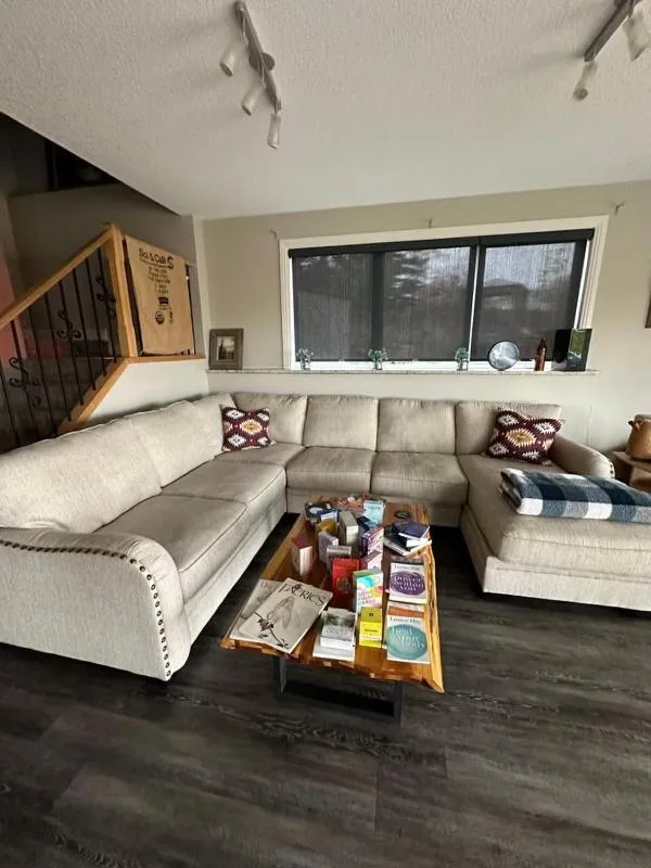 Seating area in Misty Ridge Retreat B&B