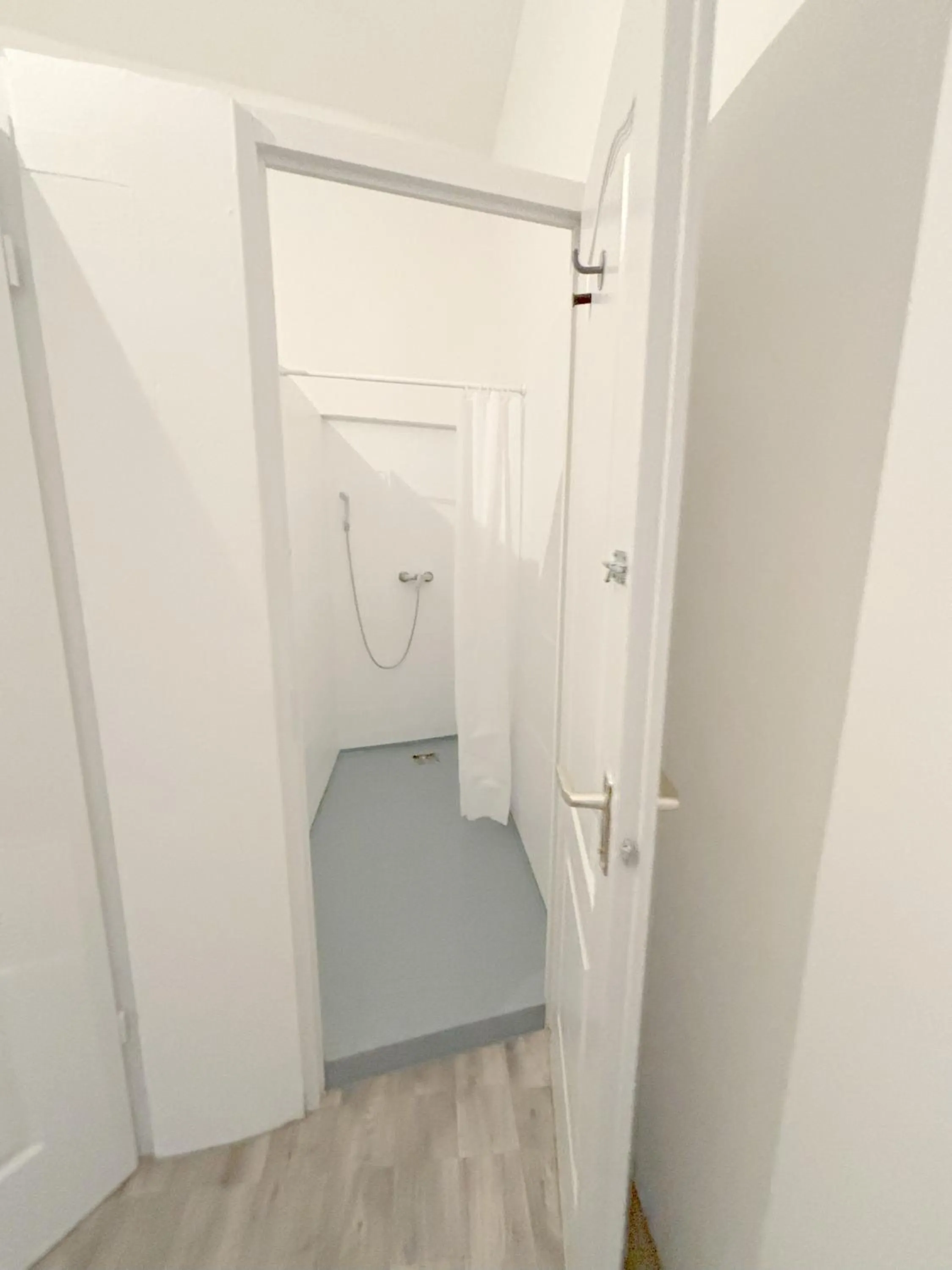 Shower in Artist Guest House