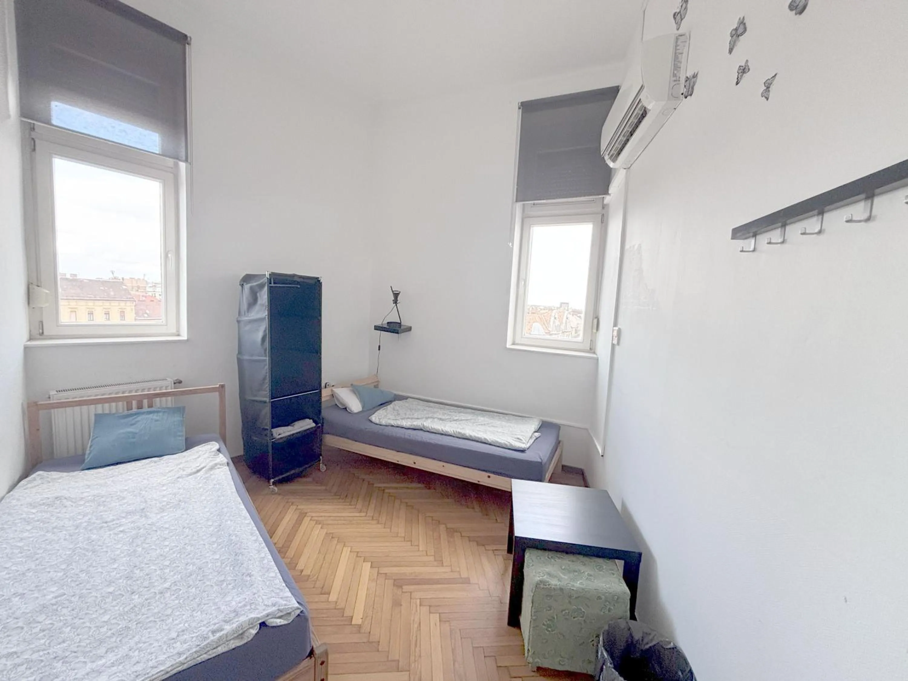 Photo of the whole room, Bed in Artist Guest House