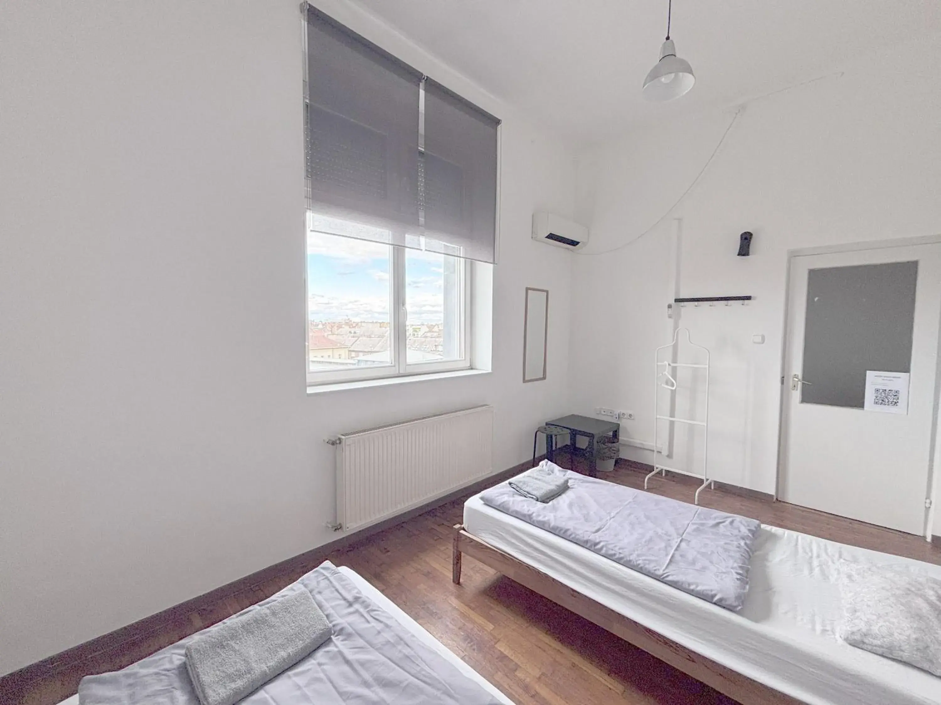 Twin Room with City View in Artist Guest House Twin Room with City View in Artist Guest House