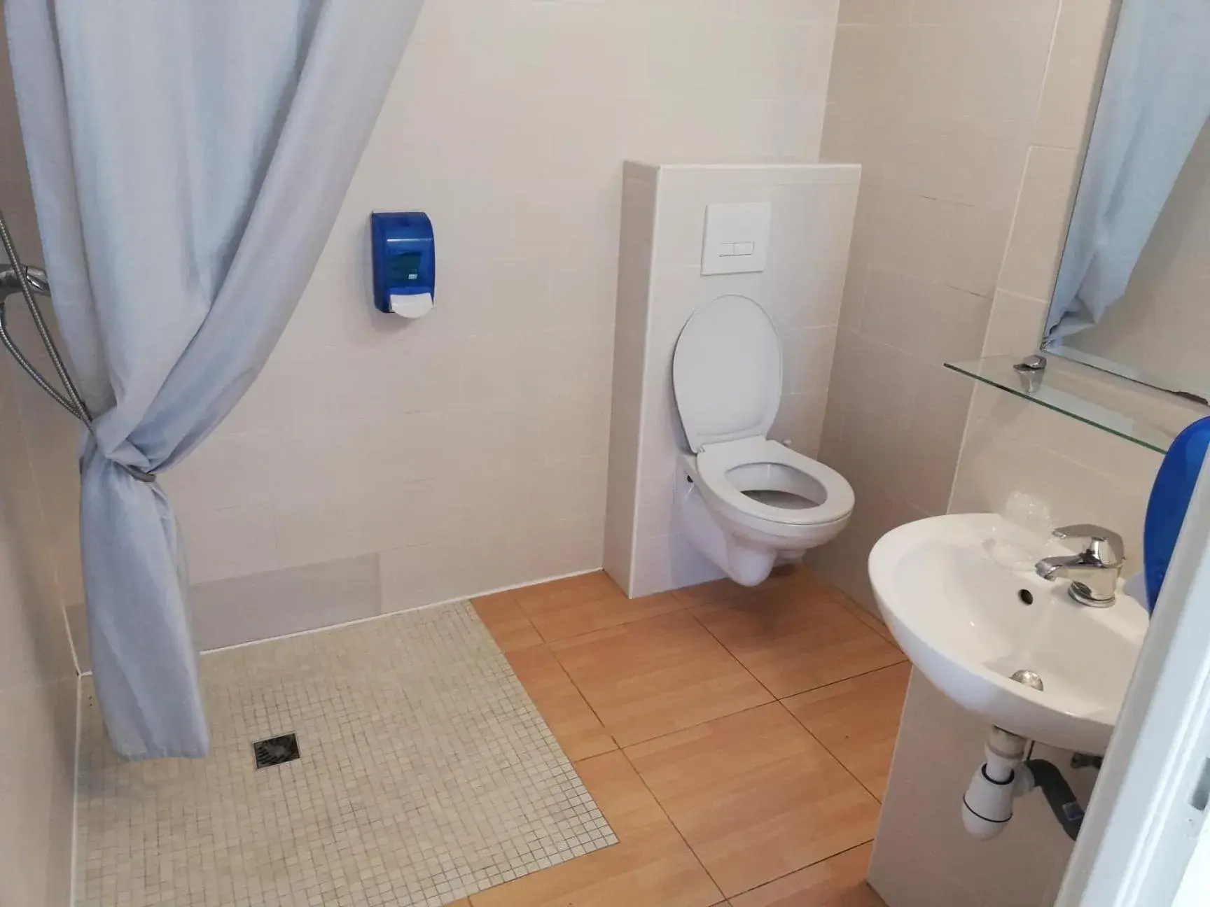 Comfort Double Room - Disability Access in Hôtel Acajou Comfort Double Room - Disability Access in Hôtel Acajou