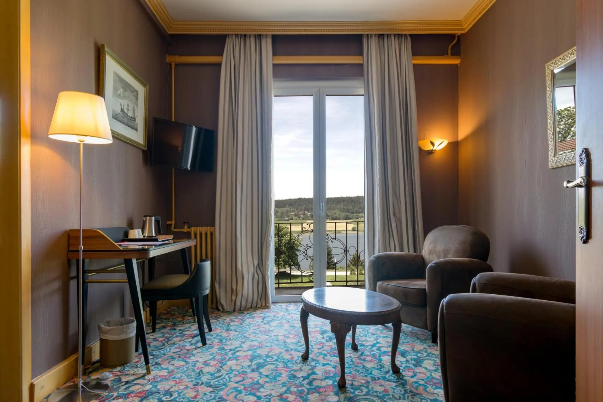 Balcony/Terrace in Hôtel-Restaurant Le Lac