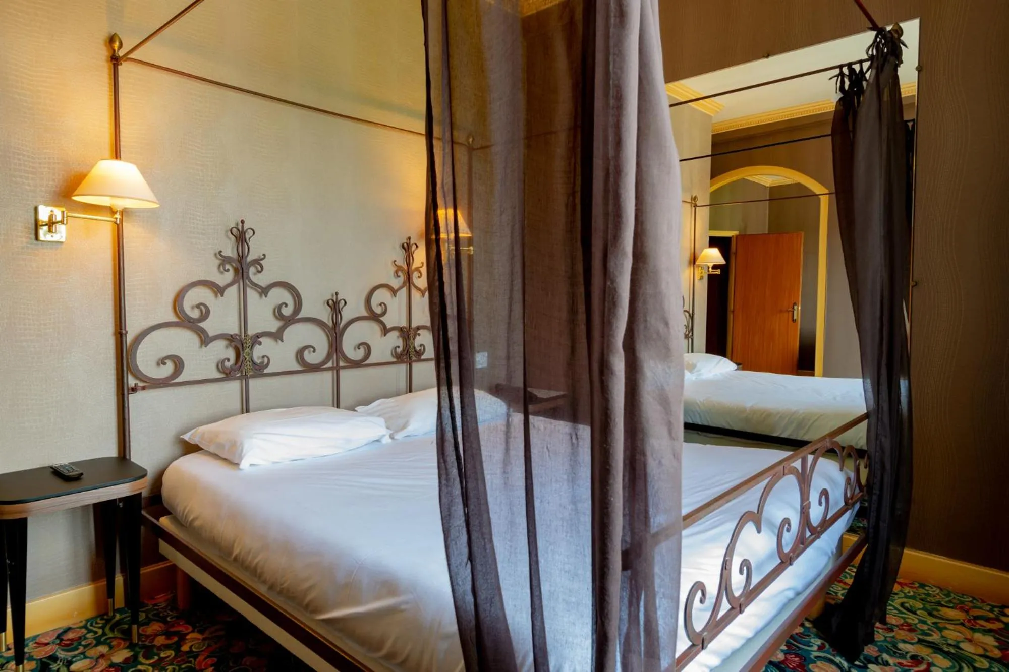 Bed in Hôtel-Restaurant Le Lac