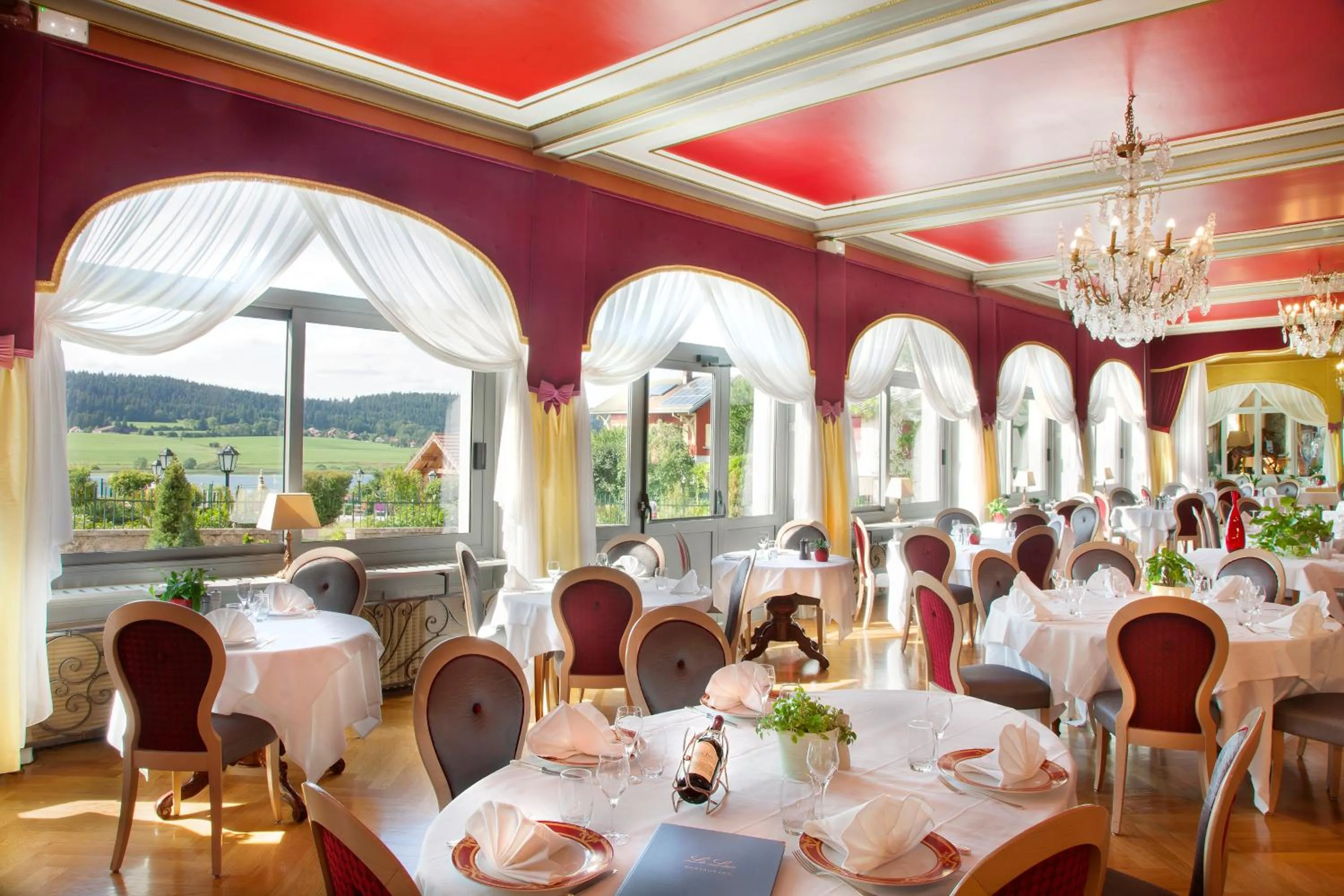 Restaurant/places to eat in Hôtel-Restaurant Le Lac