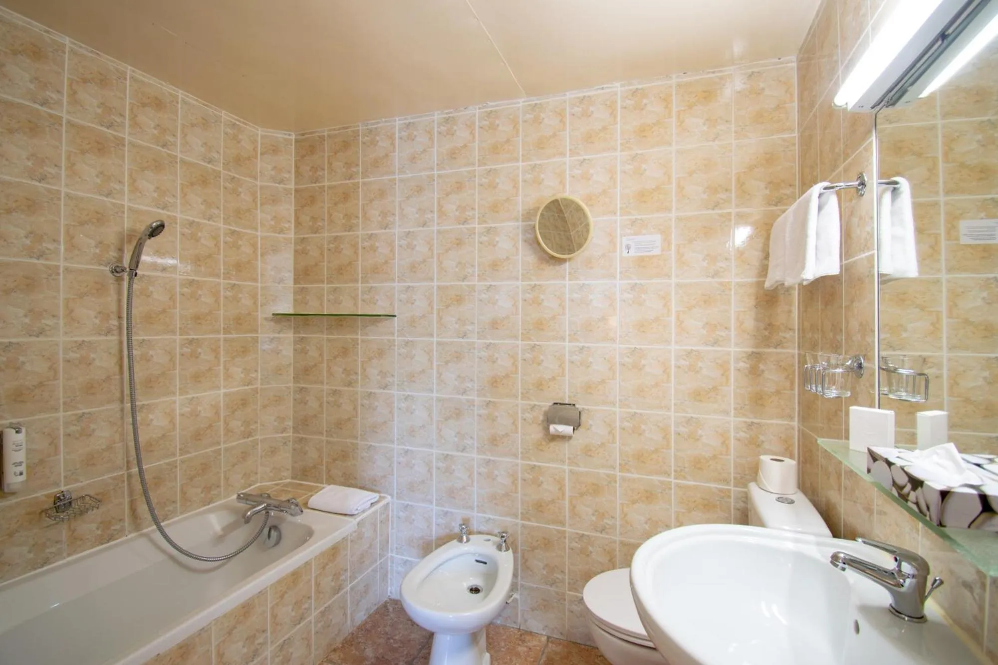 Bathroom in Hôtel-Restaurant Le Lac