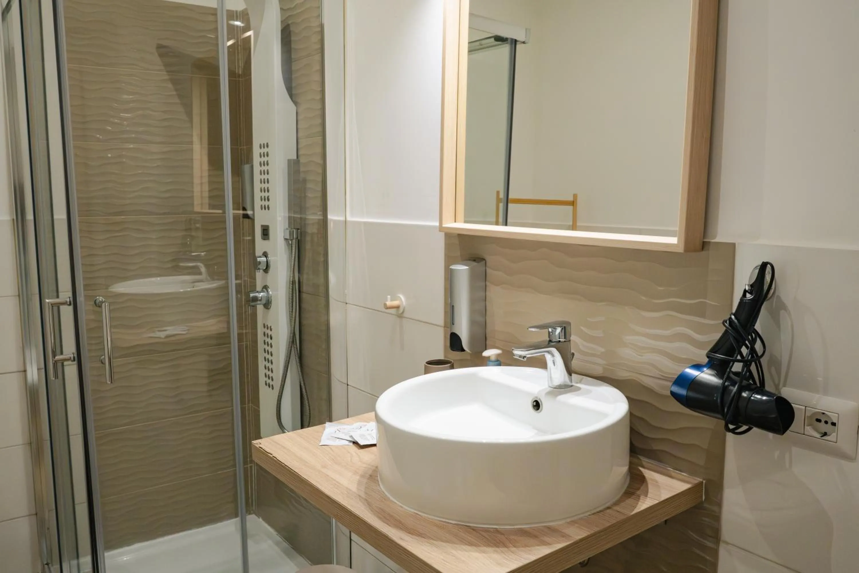 Shower in B&B Matteo Bonello - Fianco Cattedrale