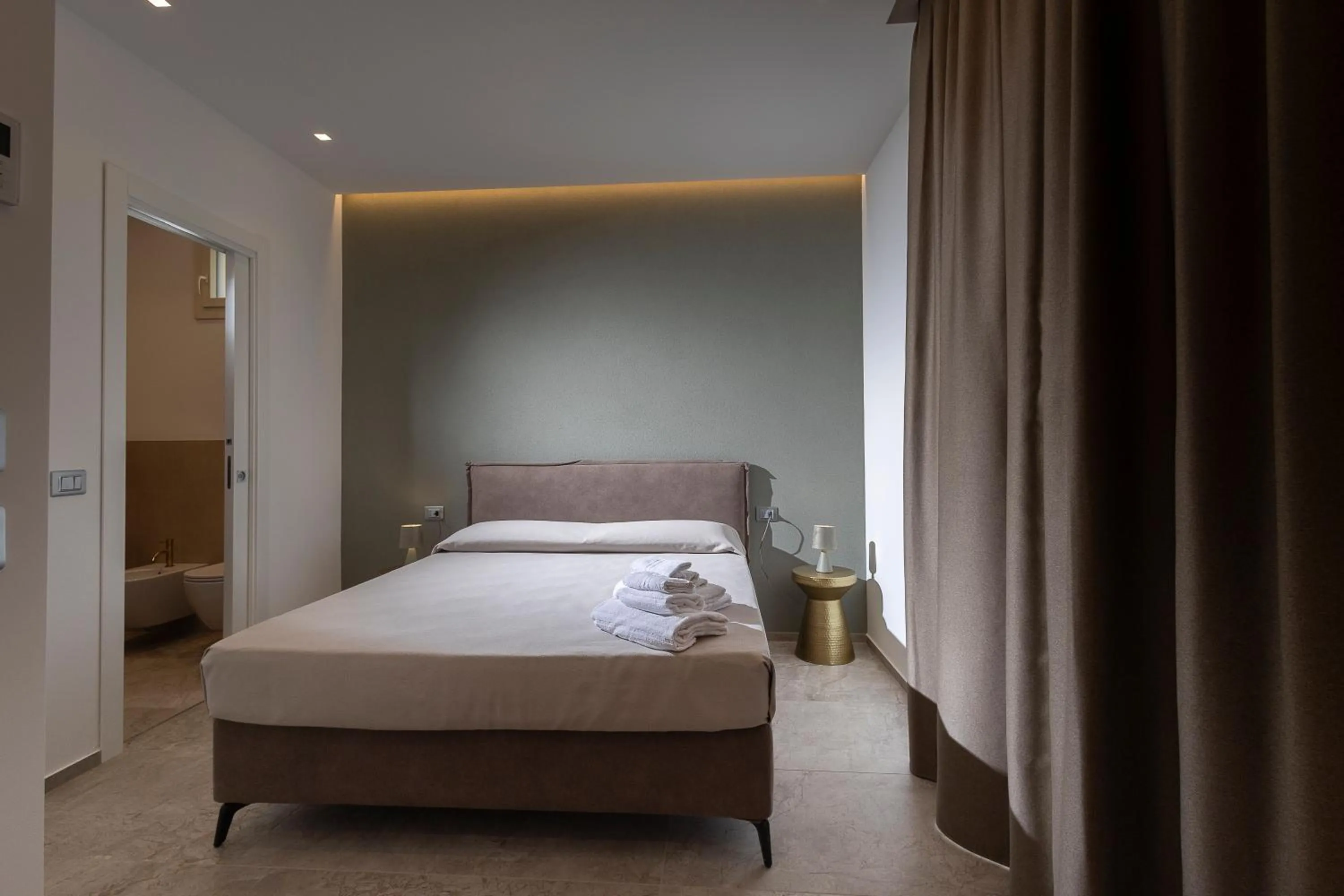 Bedroom, Bed in Hotel Vento del Sud