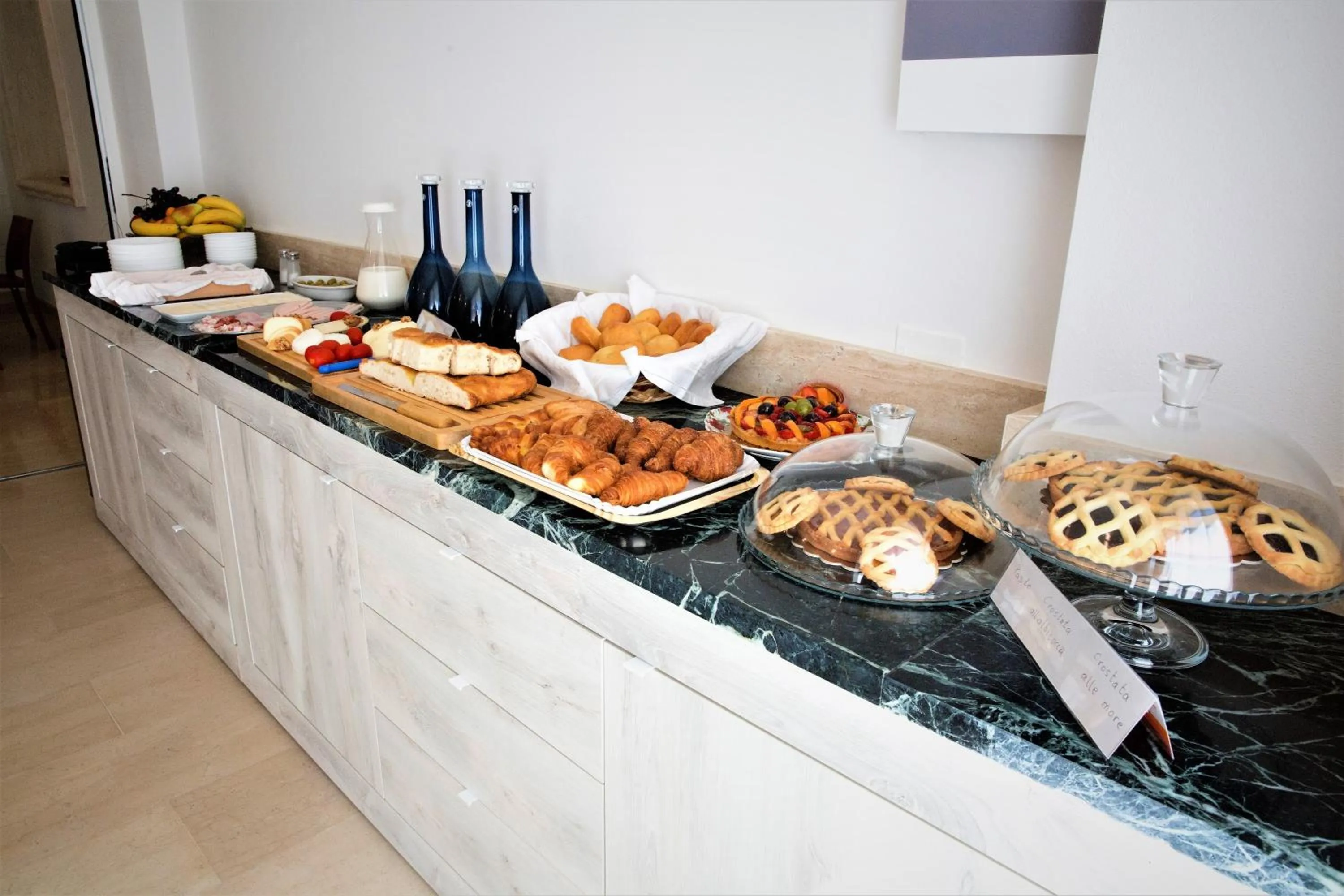 Breakfast in Boutique Hotel Enia