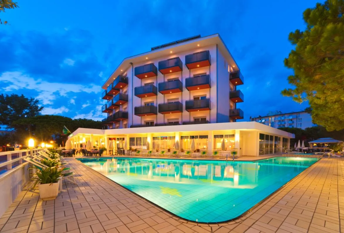 Swimming pool in Hotel Gimm