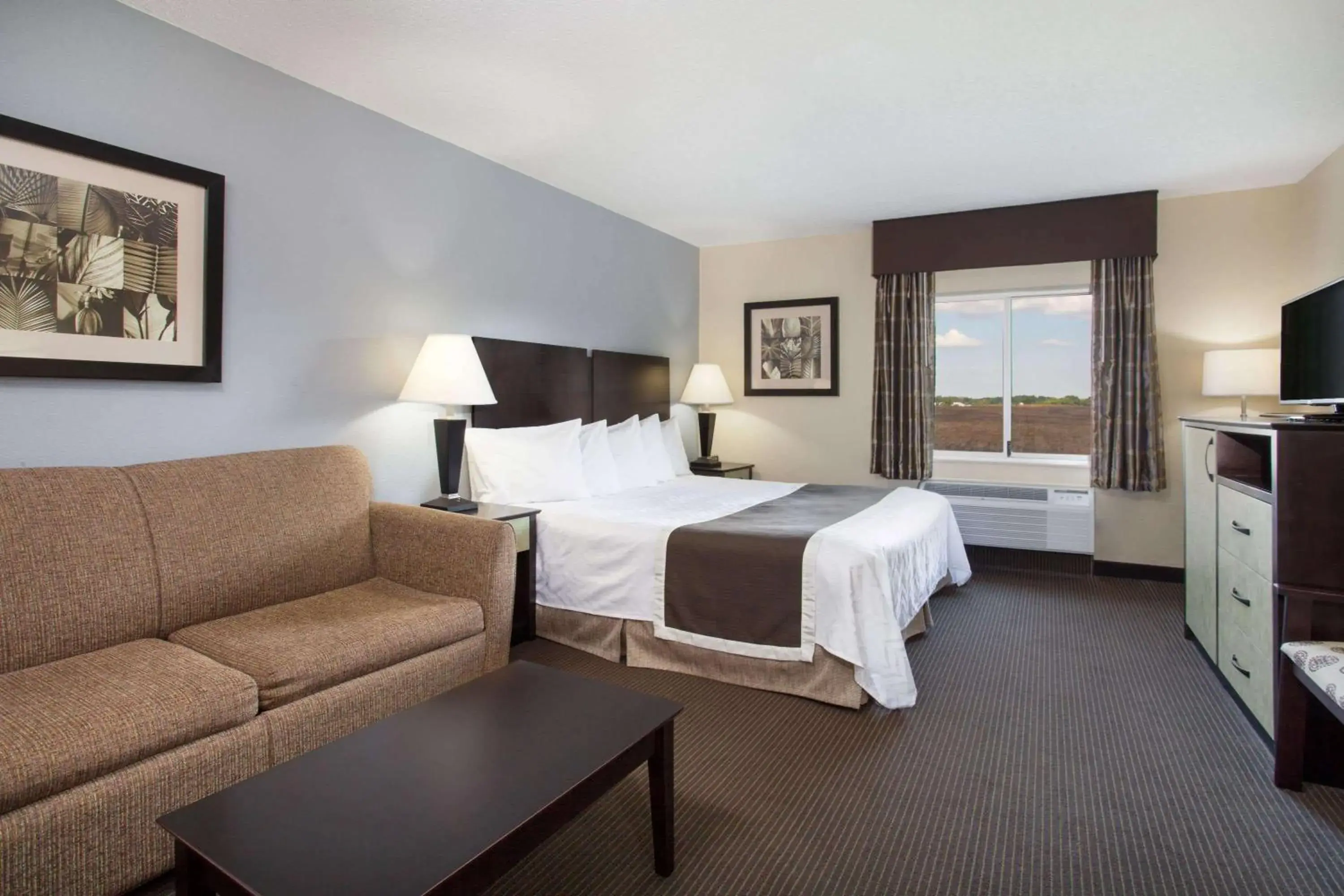 Bedroom, Bed in Baymont by Wyndham Dale Bedroom, Bed in Baymont by Wyndham Dale