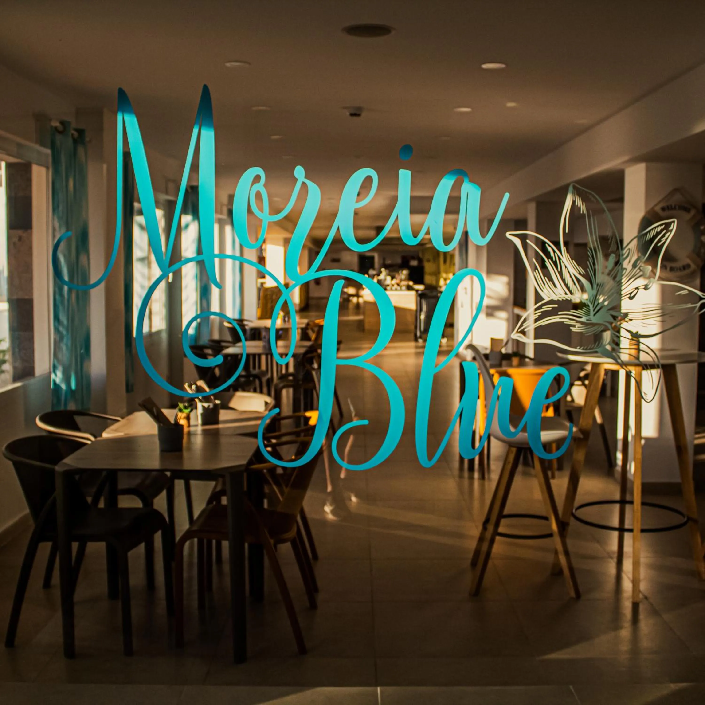 Restaurant/places to eat in Apartamentos Playa Moreia