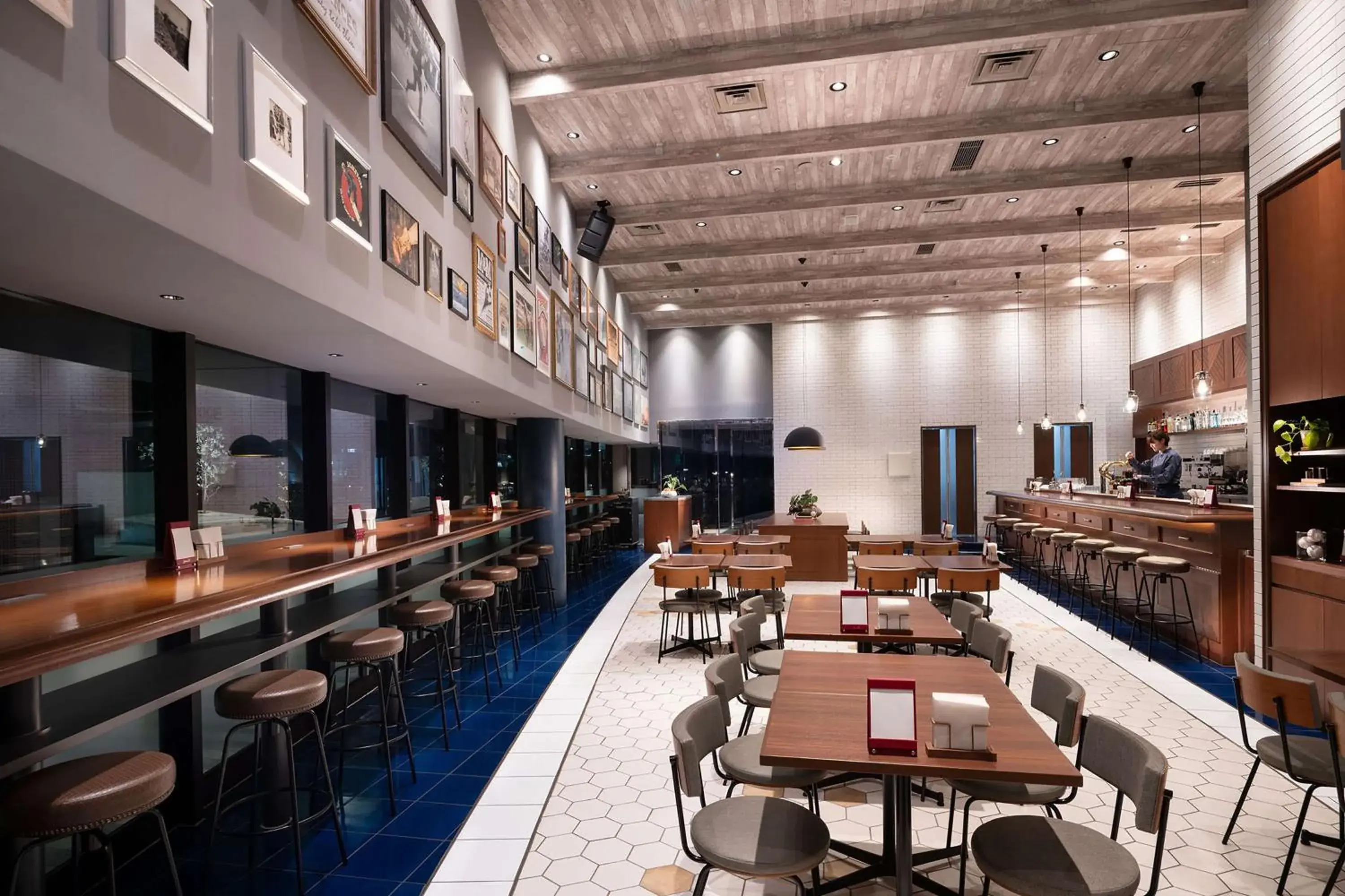 Lounge or bar in DoubleTree by Hilton Tokyo Ariake Lounge or bar in DoubleTree by Hilton Tokyo Ariake