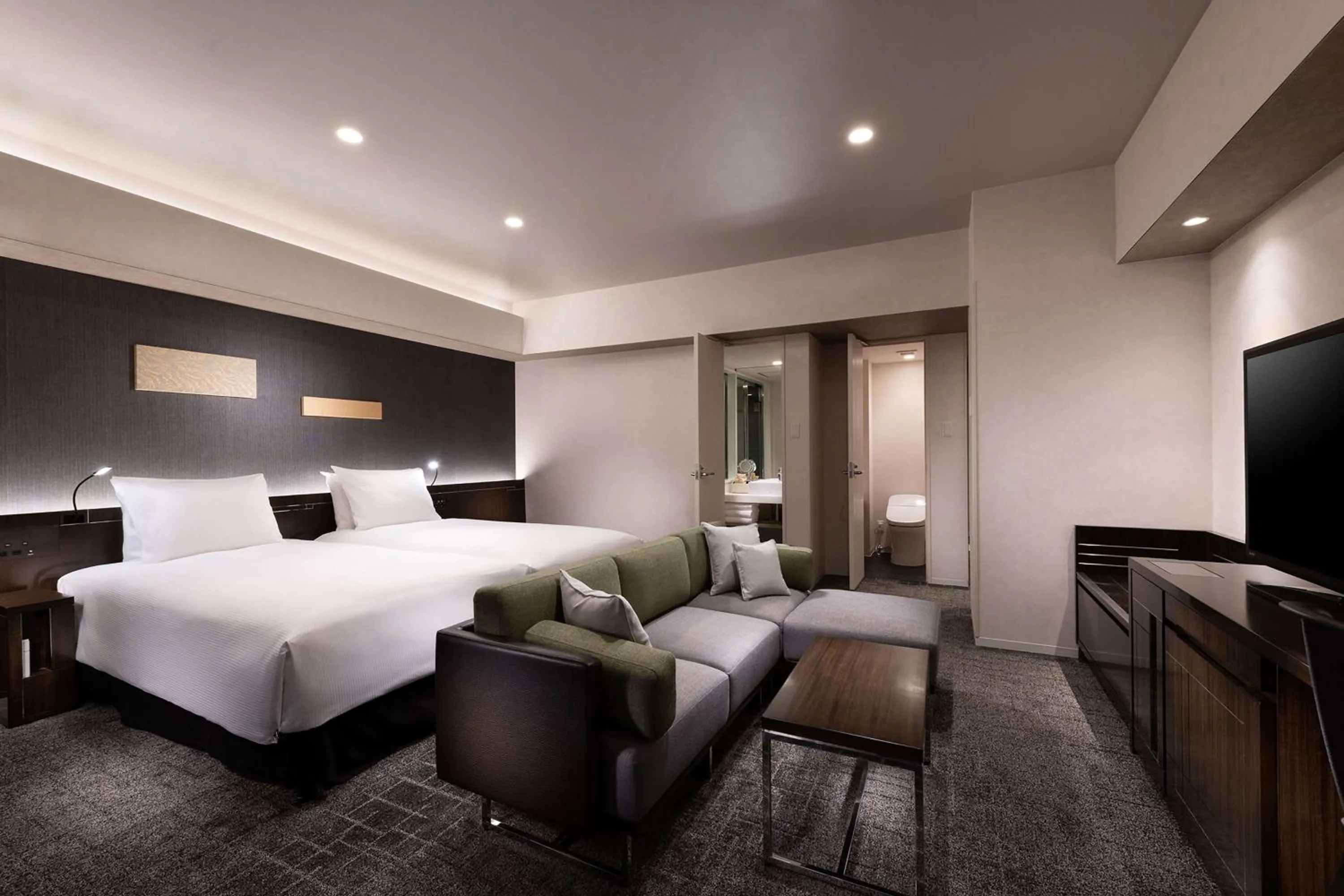 Bed in DoubleTree by Hilton Tokyo Ariake