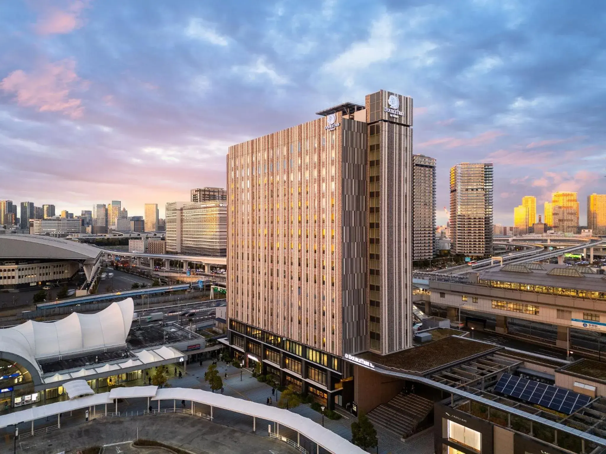 Property building in DoubleTree by Hilton Tokyo Ariake Property building in DoubleTree by Hilton Tokyo Ariake