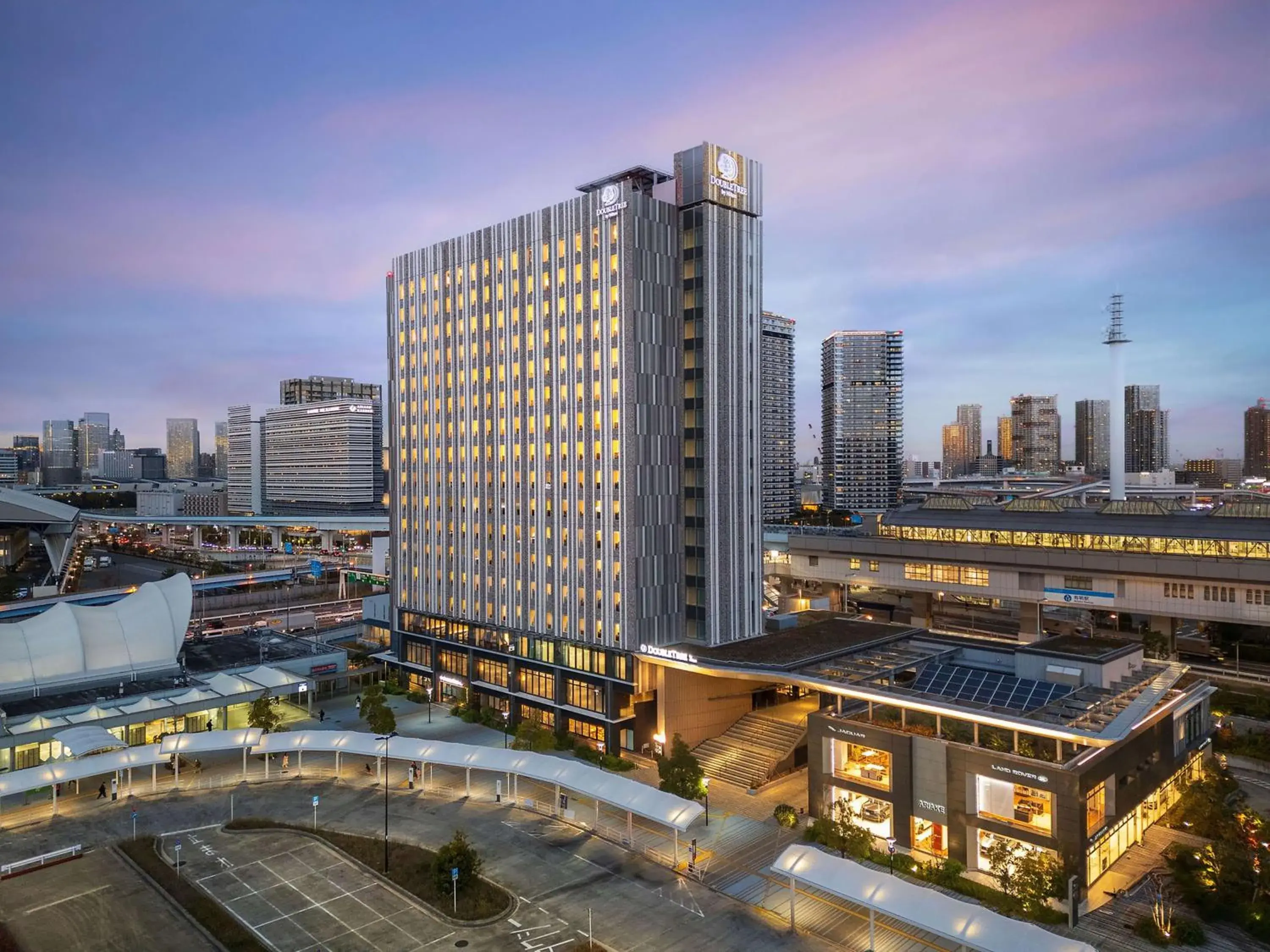Property building in DoubleTree by Hilton Tokyo Ariake Property building in DoubleTree by Hilton Tokyo Ariake