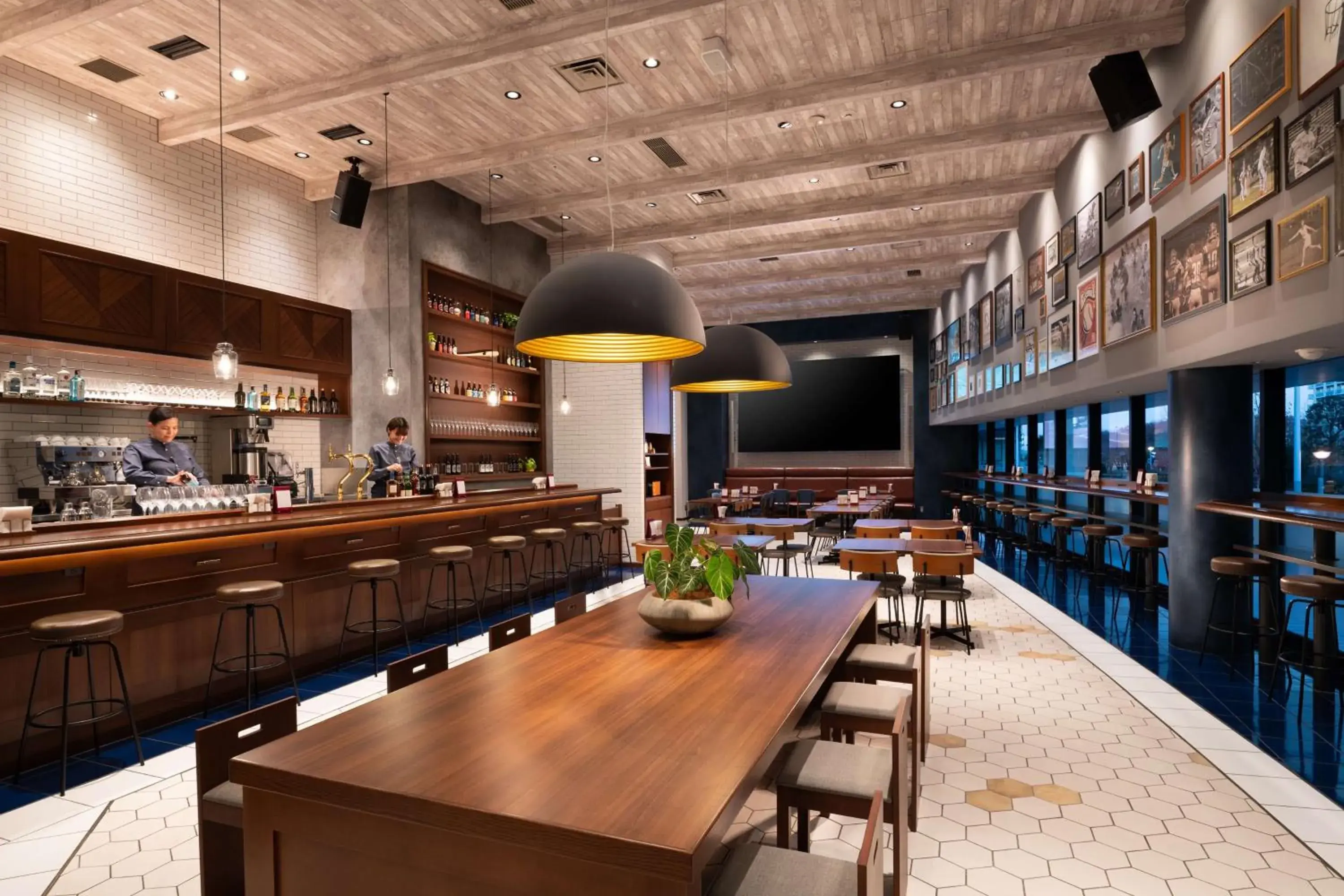 Lounge or bar in DoubleTree by Hilton Tokyo Ariake Lounge or bar in DoubleTree by Hilton Tokyo Ariake