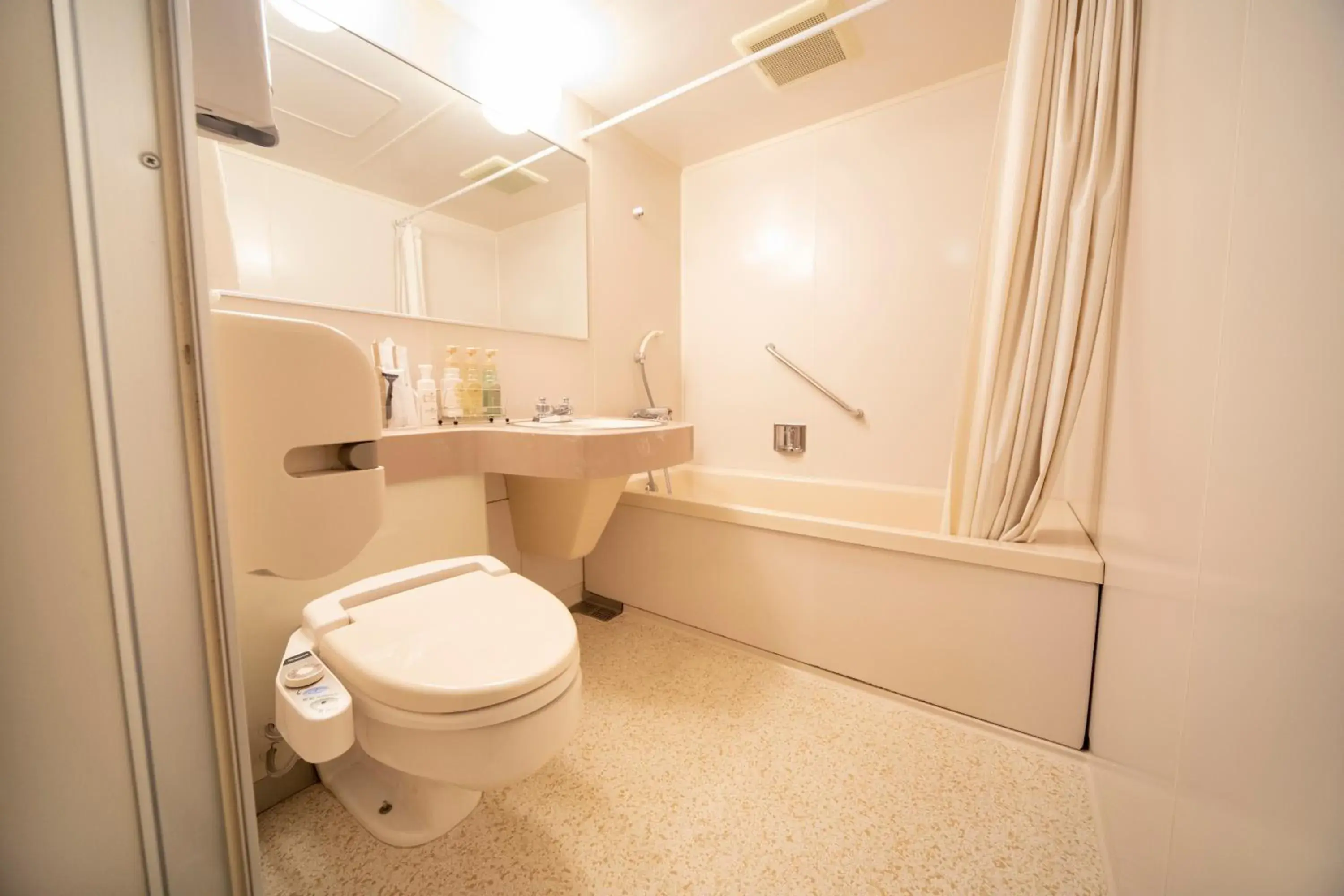 Deluxe Twin Room - single occupancy - Smoking in The Grandeur Hotel Deluxe Twin Room - single occupancy - Smoking in The Grandeur Hotel