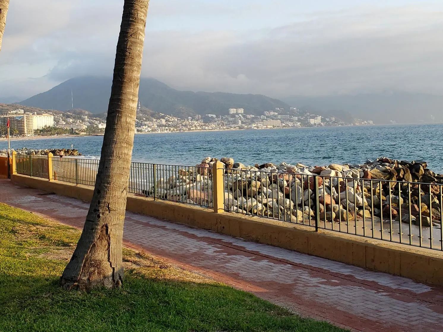 Beach in Hermoso alojamiento en los Tules, frente al mar en medio de hermosos jardines, es Unico!!!