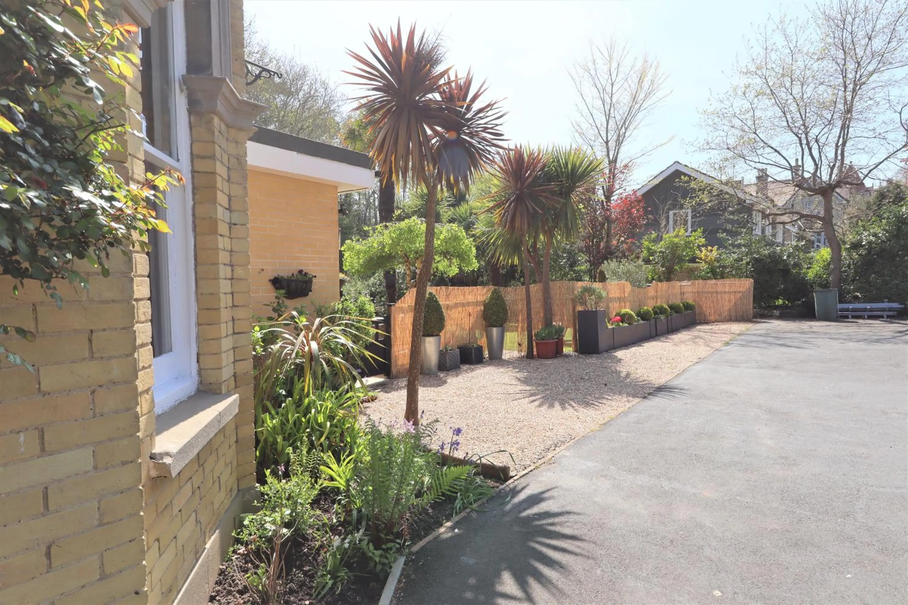 Property building in Foxhills of Shanklin