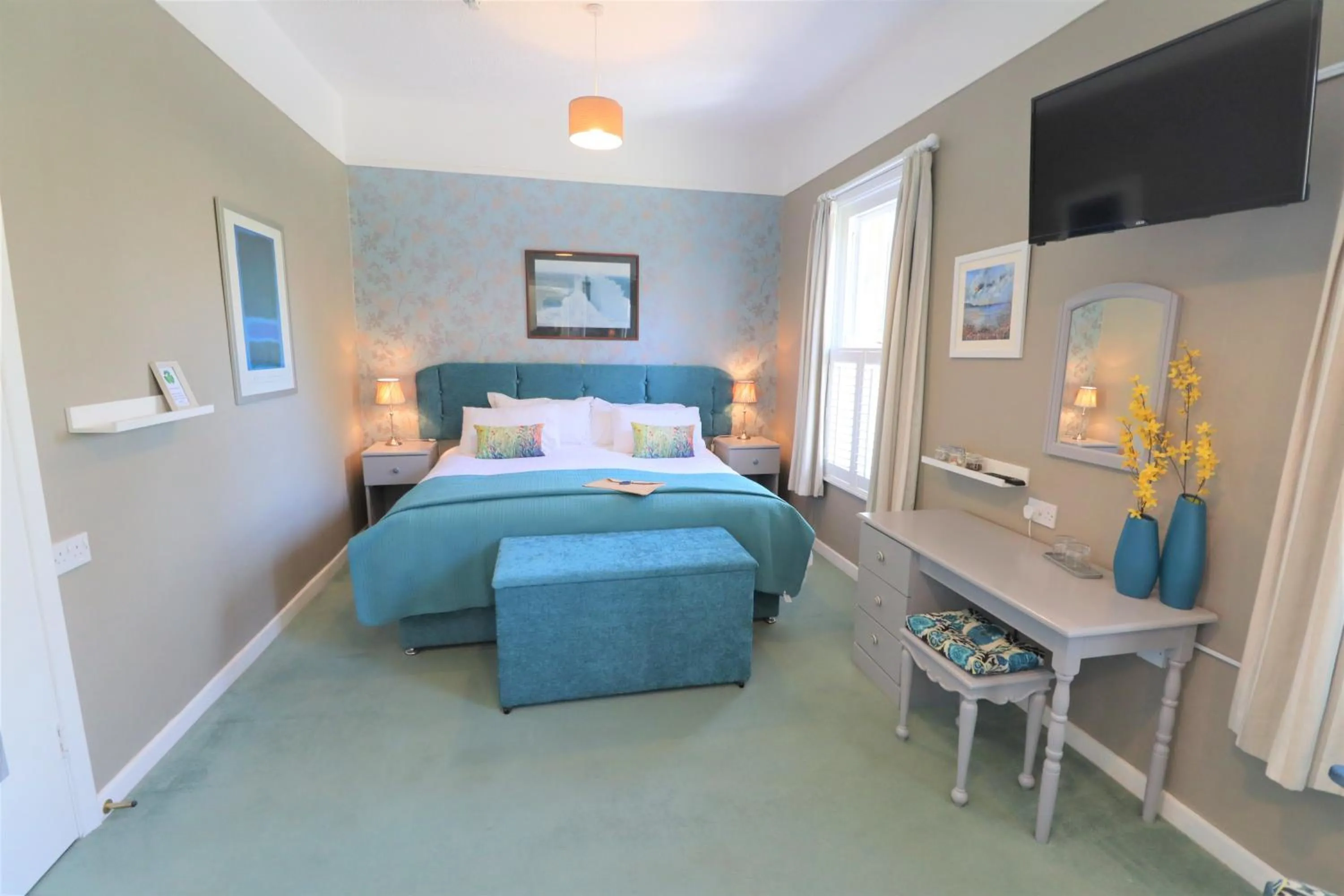 Bedroom, Bed in Foxhills of Shanklin