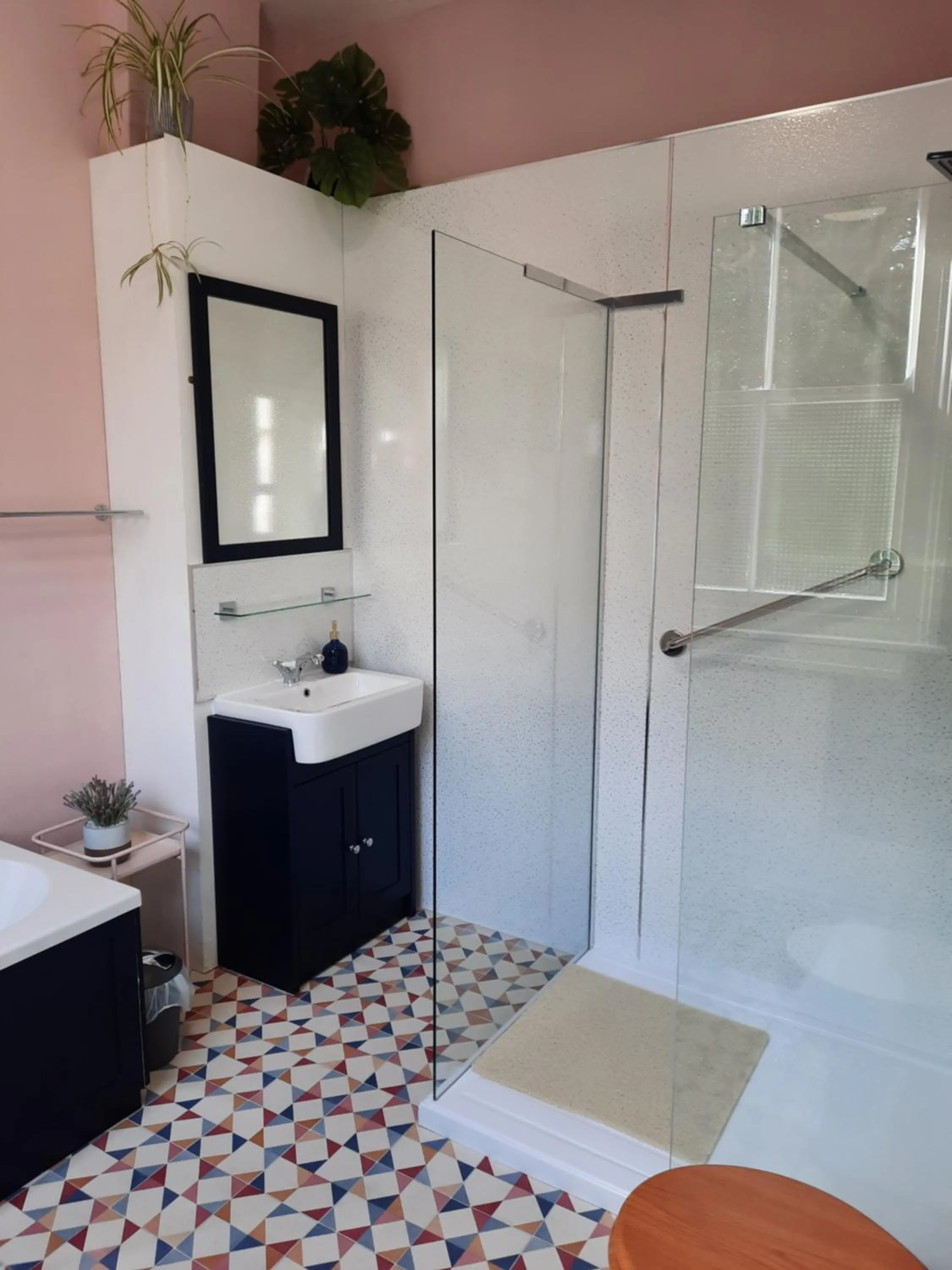 Shower in Foxhills of Shanklin
