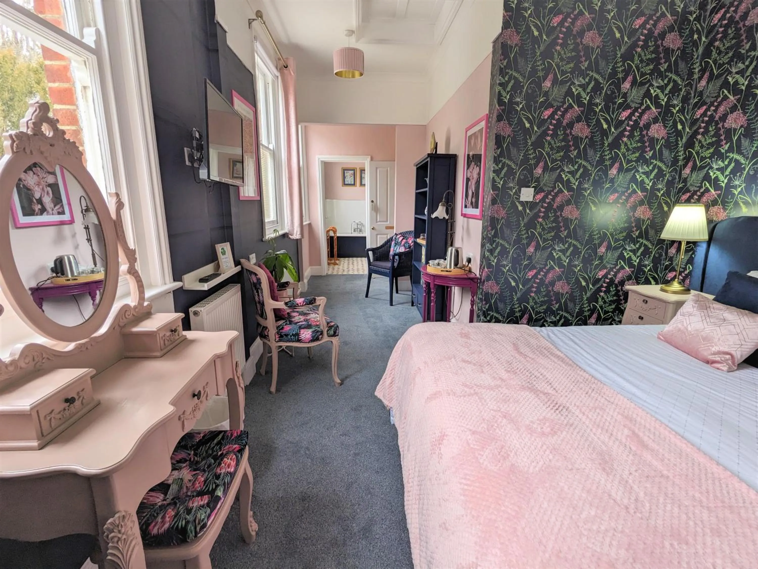 Bedroom, Bed in Foxhills of Shanklin