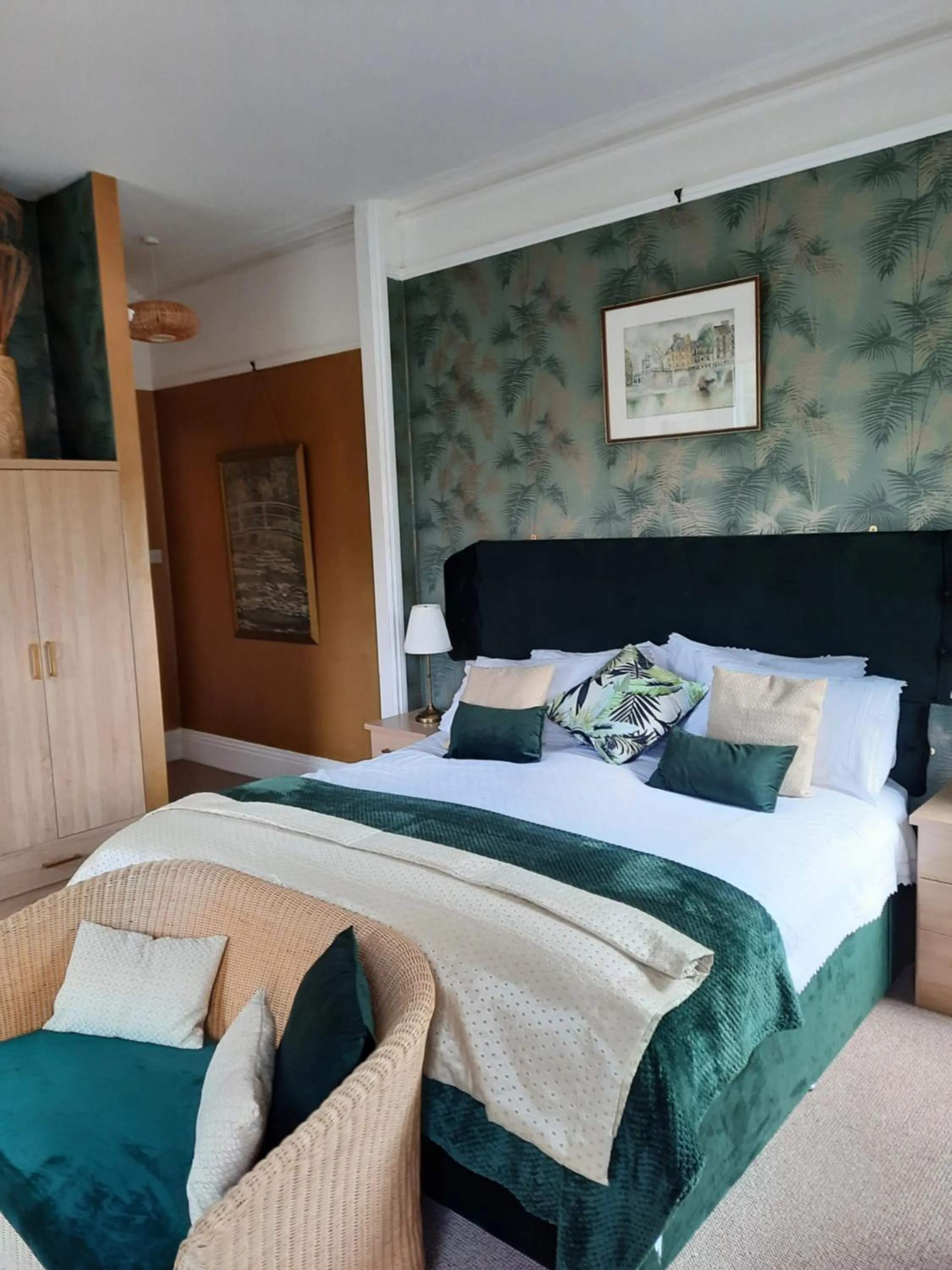 Bed in Foxhills of Shanklin