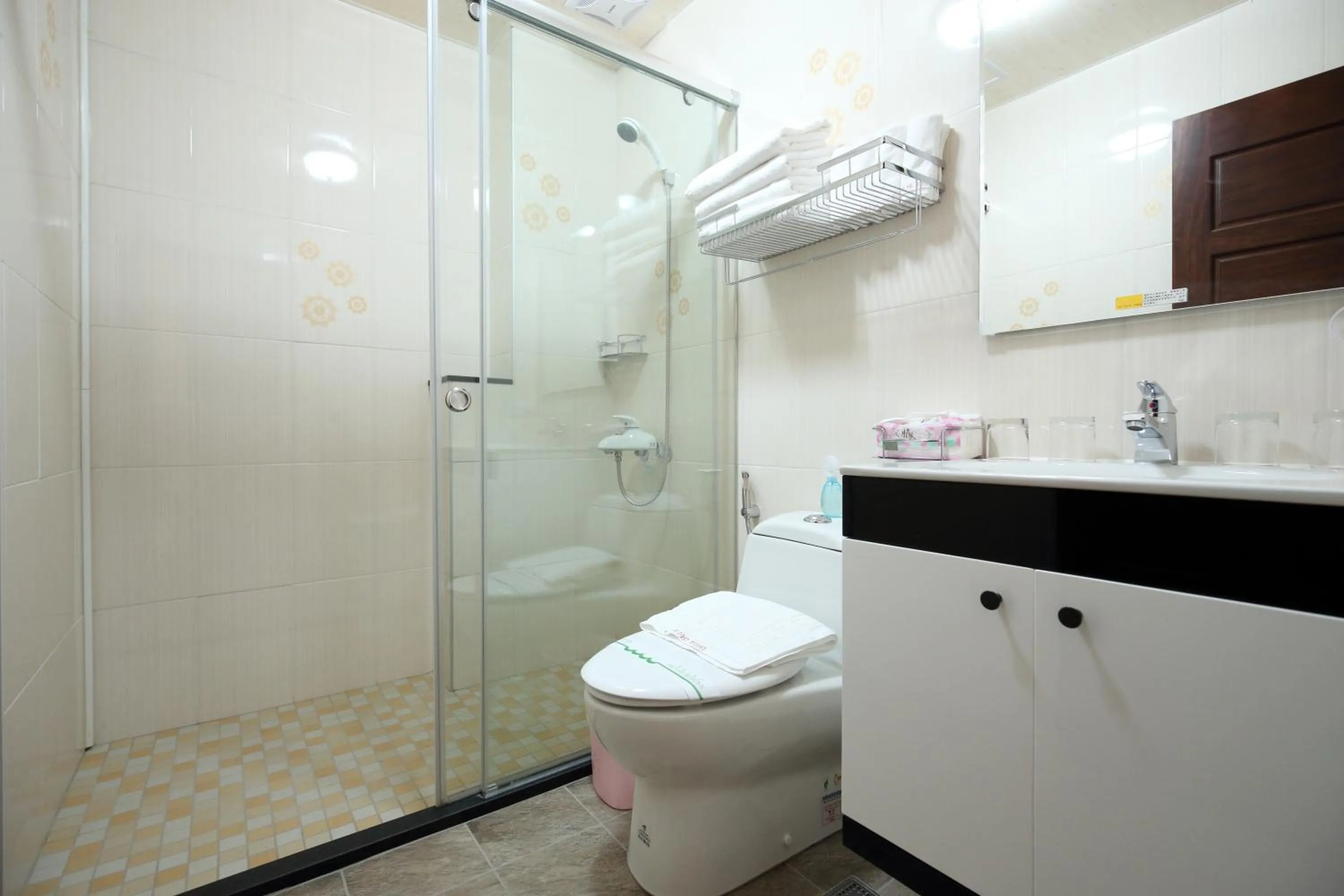 Bathroom in Min Le Yuan B&B-include long stay