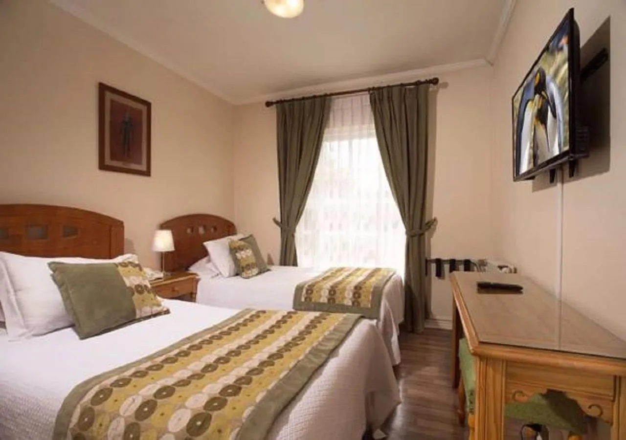 Photo of the whole room, Bed in Hotel Carpa Manzano