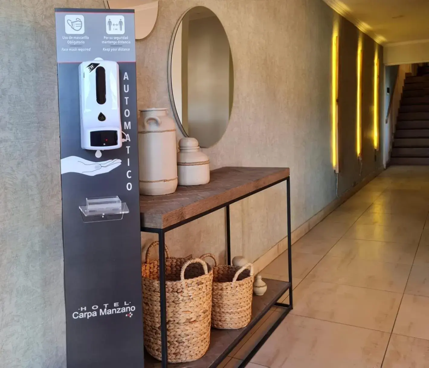 Lobby or reception in Hotel Carpa Manzano Lobby or reception in Hotel Carpa Manzano