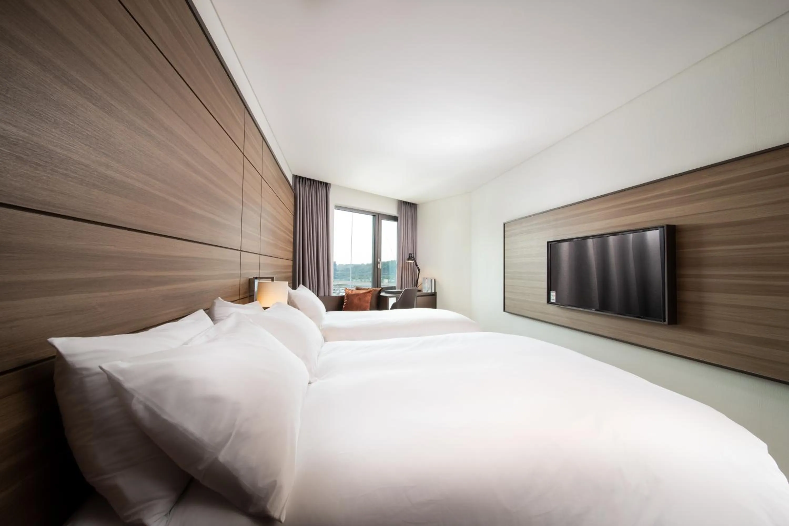 Bed in Hotel Marinabay Seoul