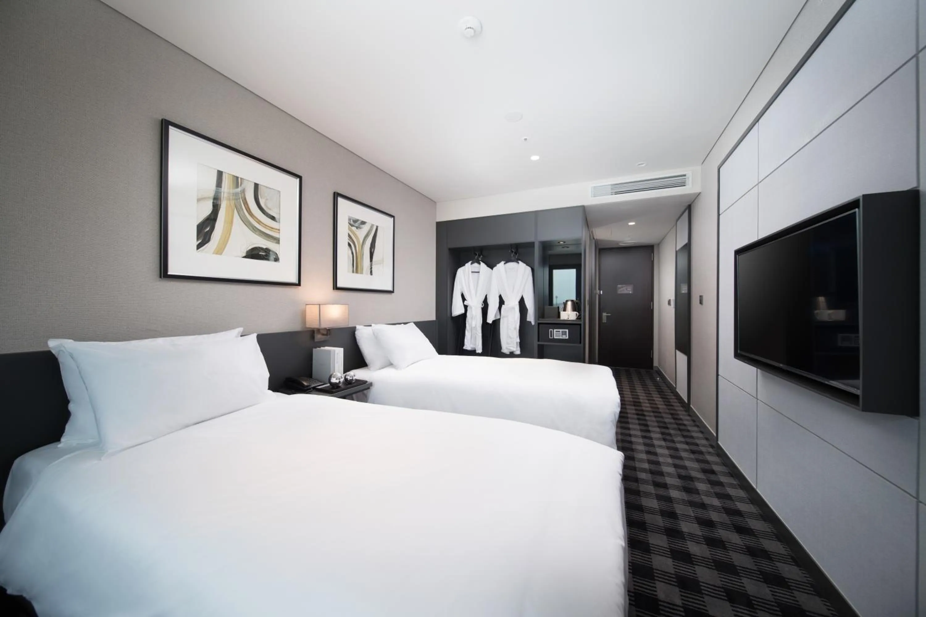 Bed in Hotel Marinabay Seoul