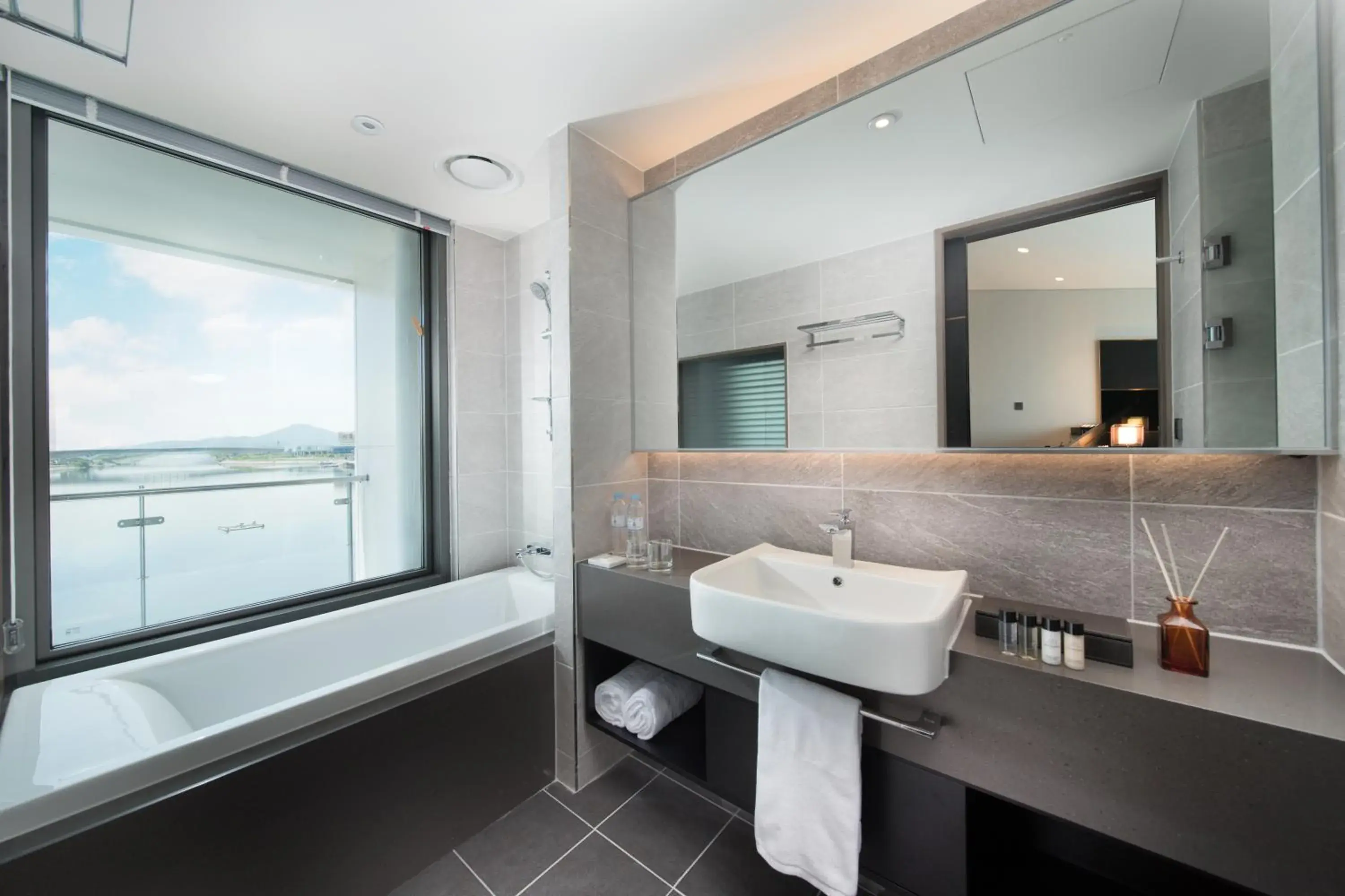 Bathroom in Hotel Marinabay Seoul Bathroom in Hotel Marinabay Seoul