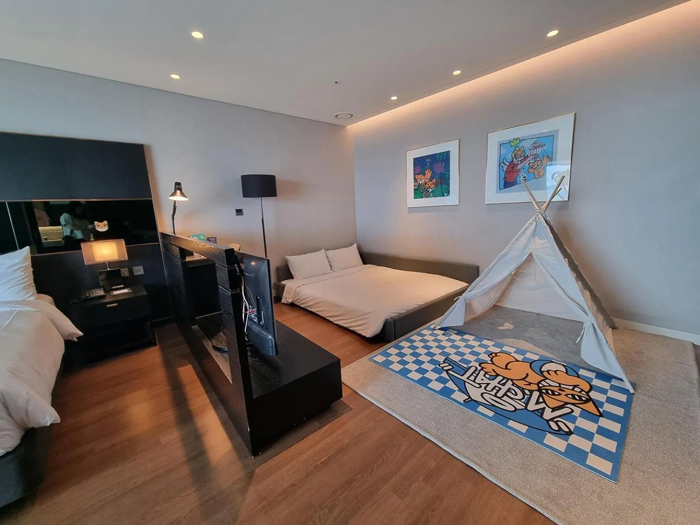 Bed in Hotel Marinabay Seoul