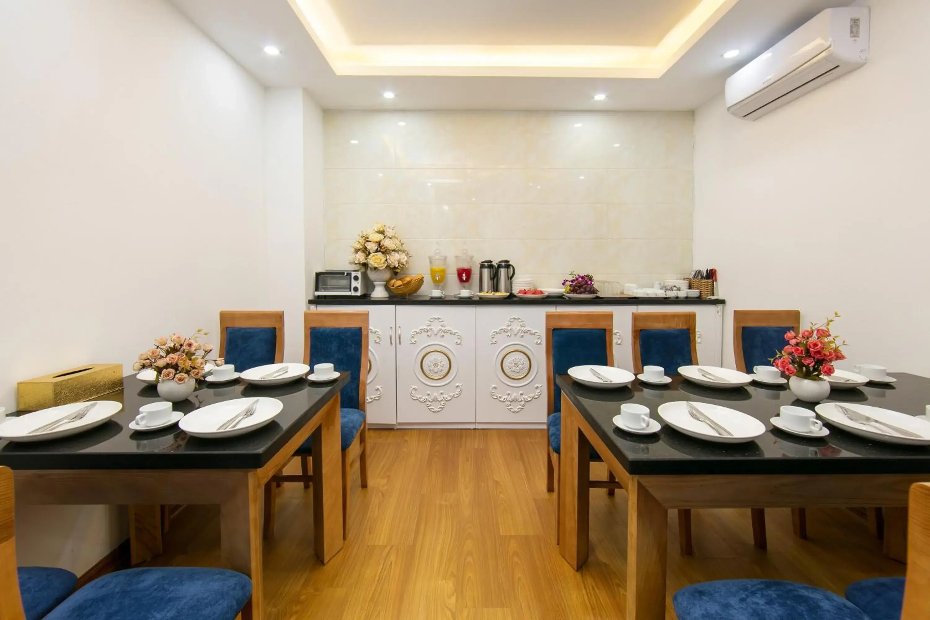 Restaurant/places to eat in Hanoi Golden Hotel Restaurant/places to eat in Hanoi Golden Hotel