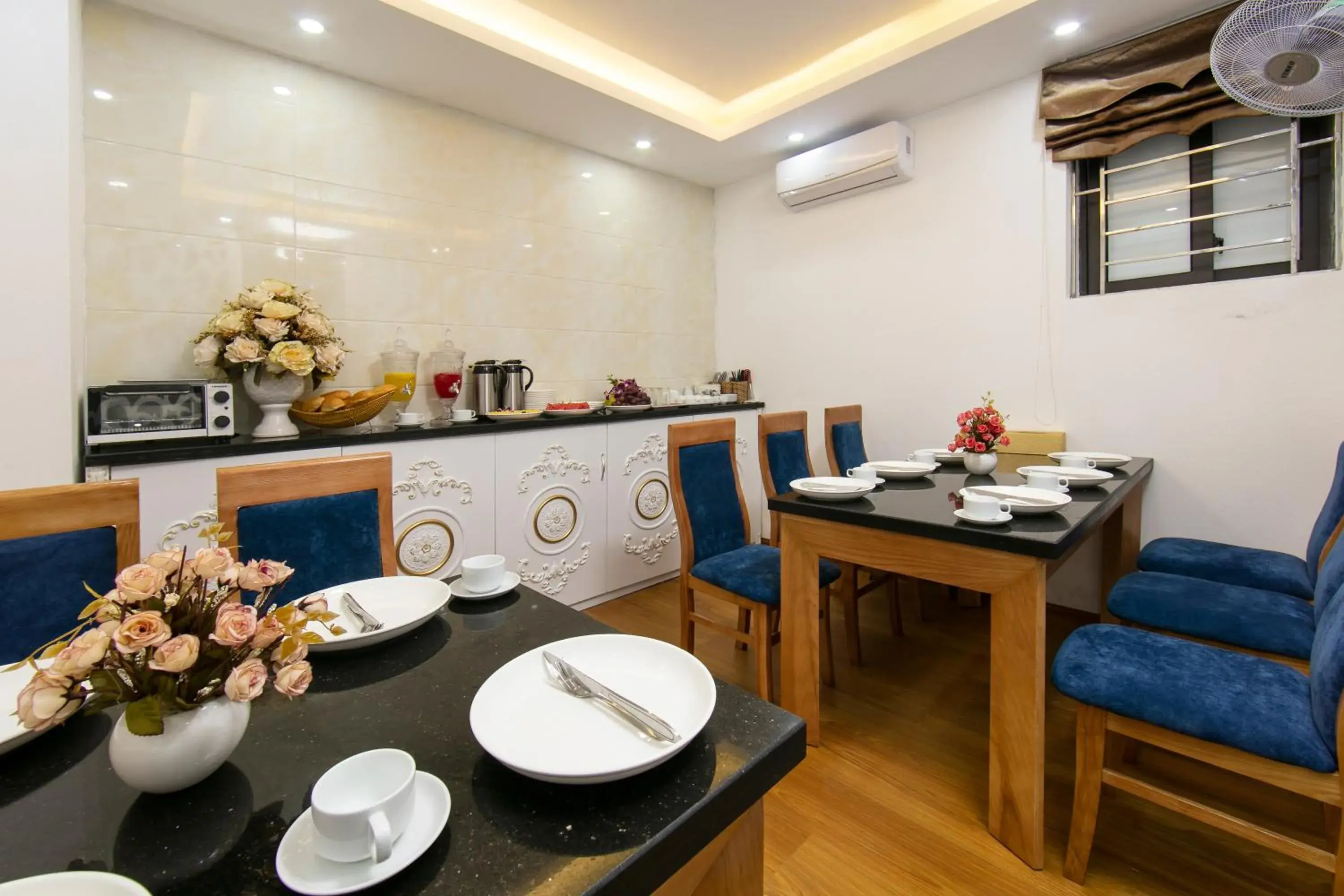 Restaurant/places to eat in Hanoi Golden Hotel Restaurant/places to eat in Hanoi Golden Hotel