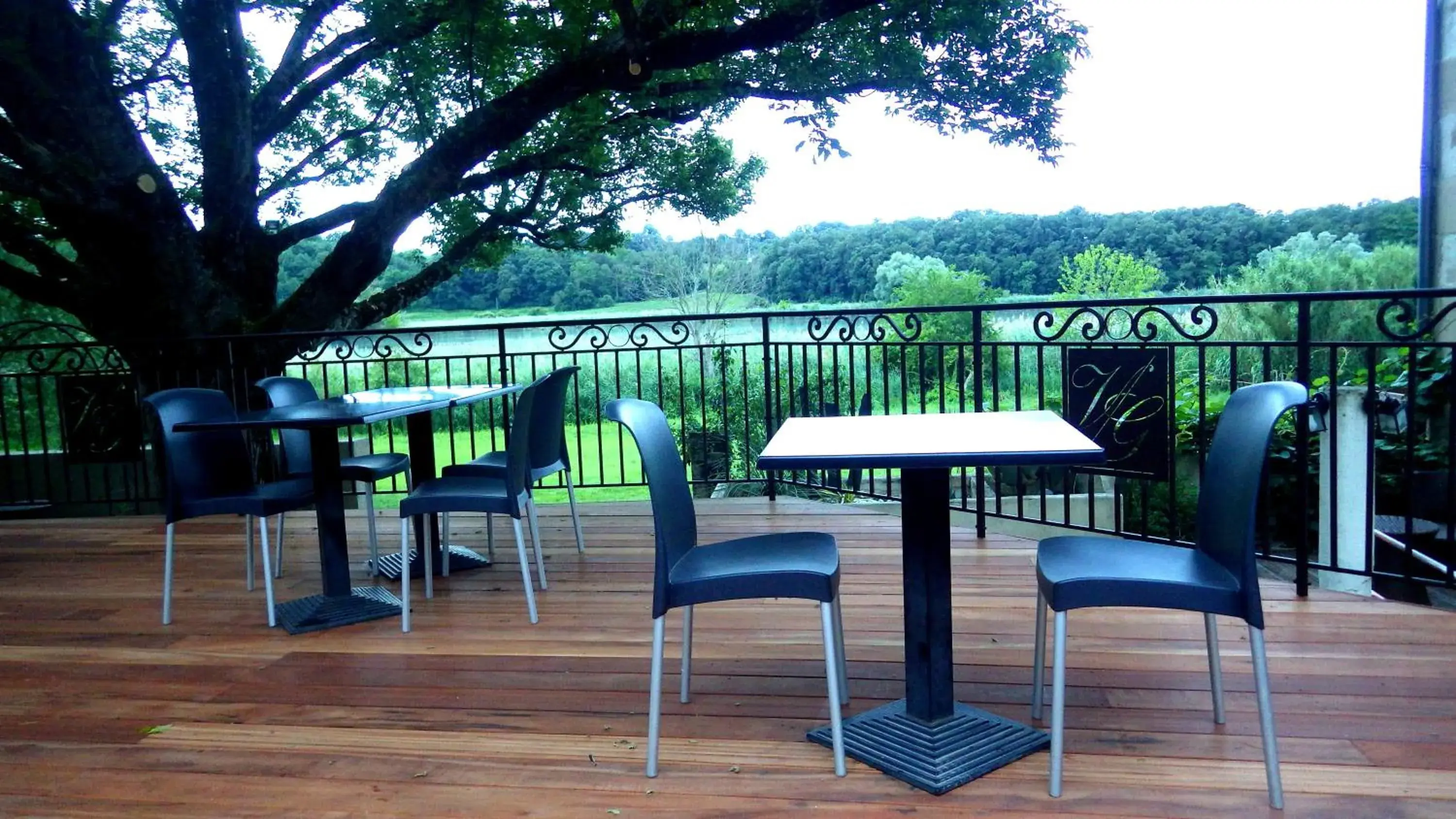 Restaurant/places to eat in Logis Hôtel Les Vieilles Granges Restaurant/places to eat in Logis Hôtel Les Vieilles Granges