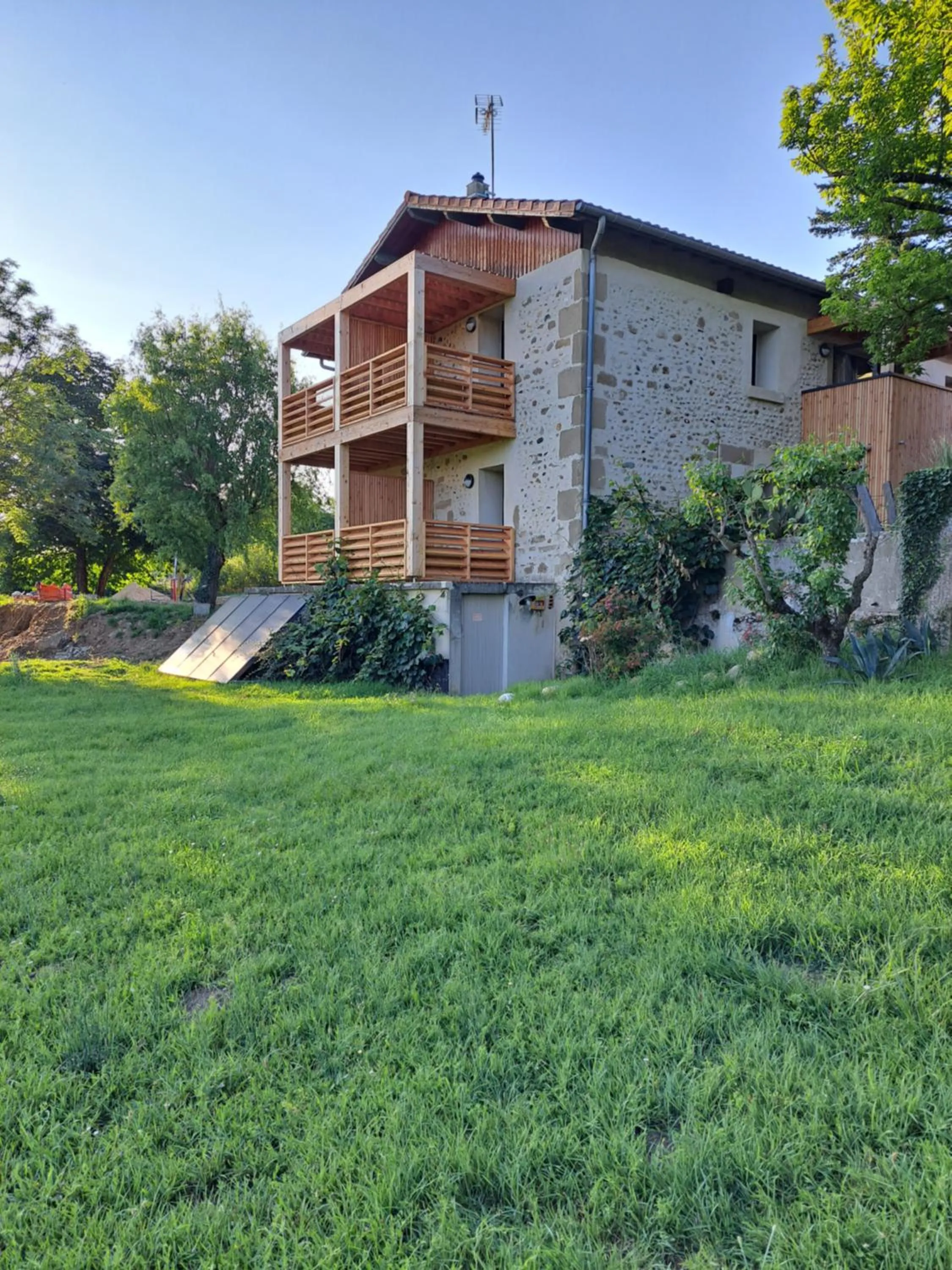 Property building in Logis Hôtel Les Vieilles Granges