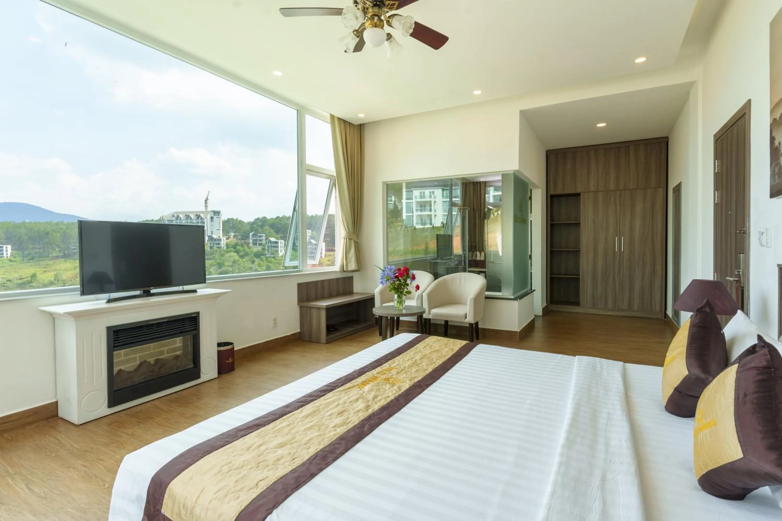 Bedroom, Bed in Dalat Wonder Resort