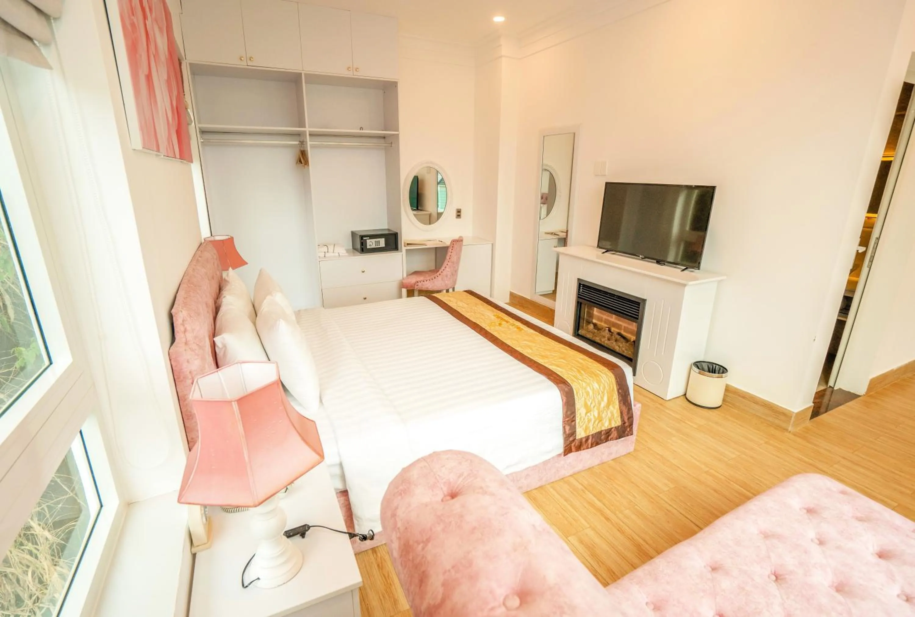 Bedroom, Bed in Dalat Wonder Resort