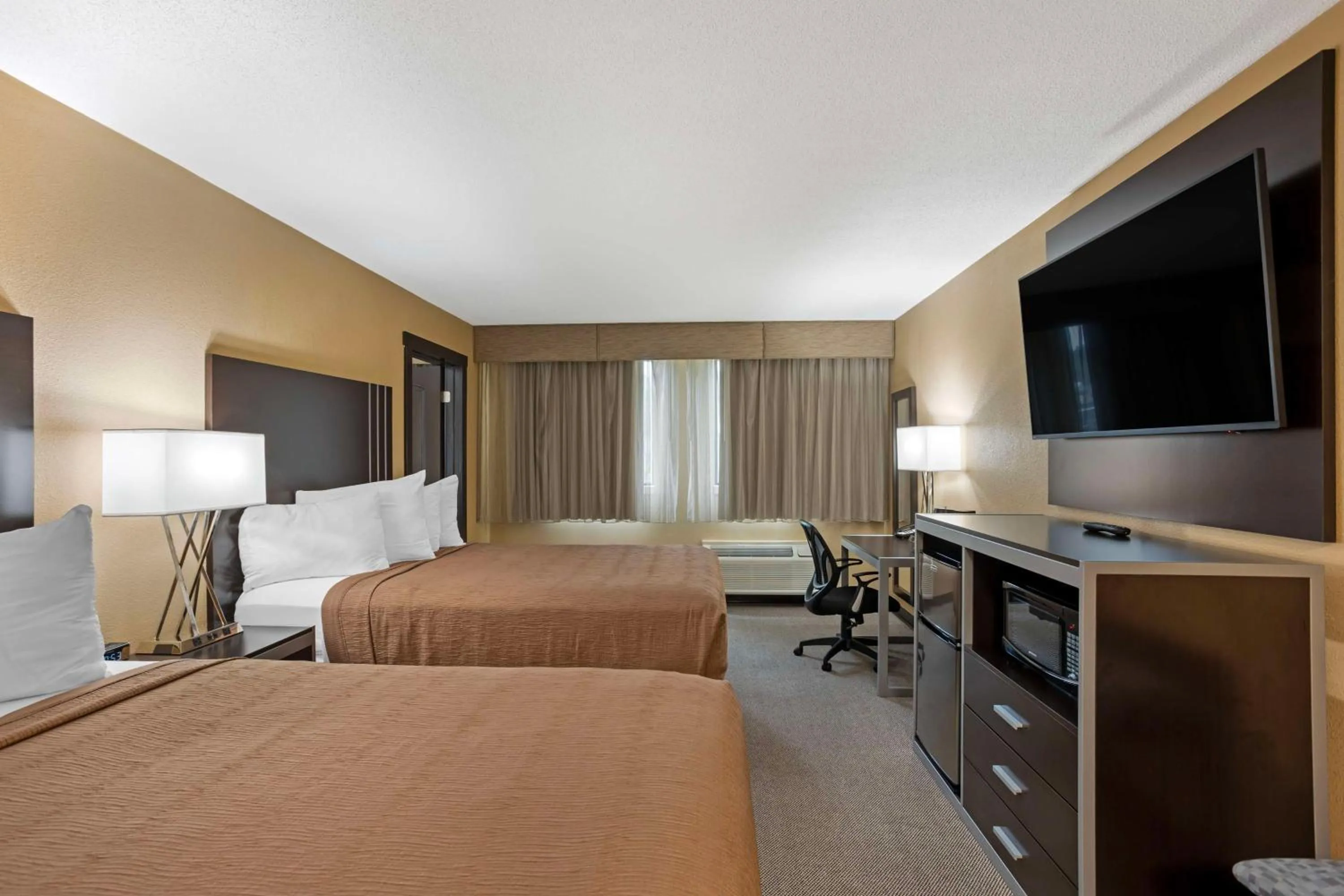 Photo of the whole room, Bed in Best Western Plus Reading Inn & Suites