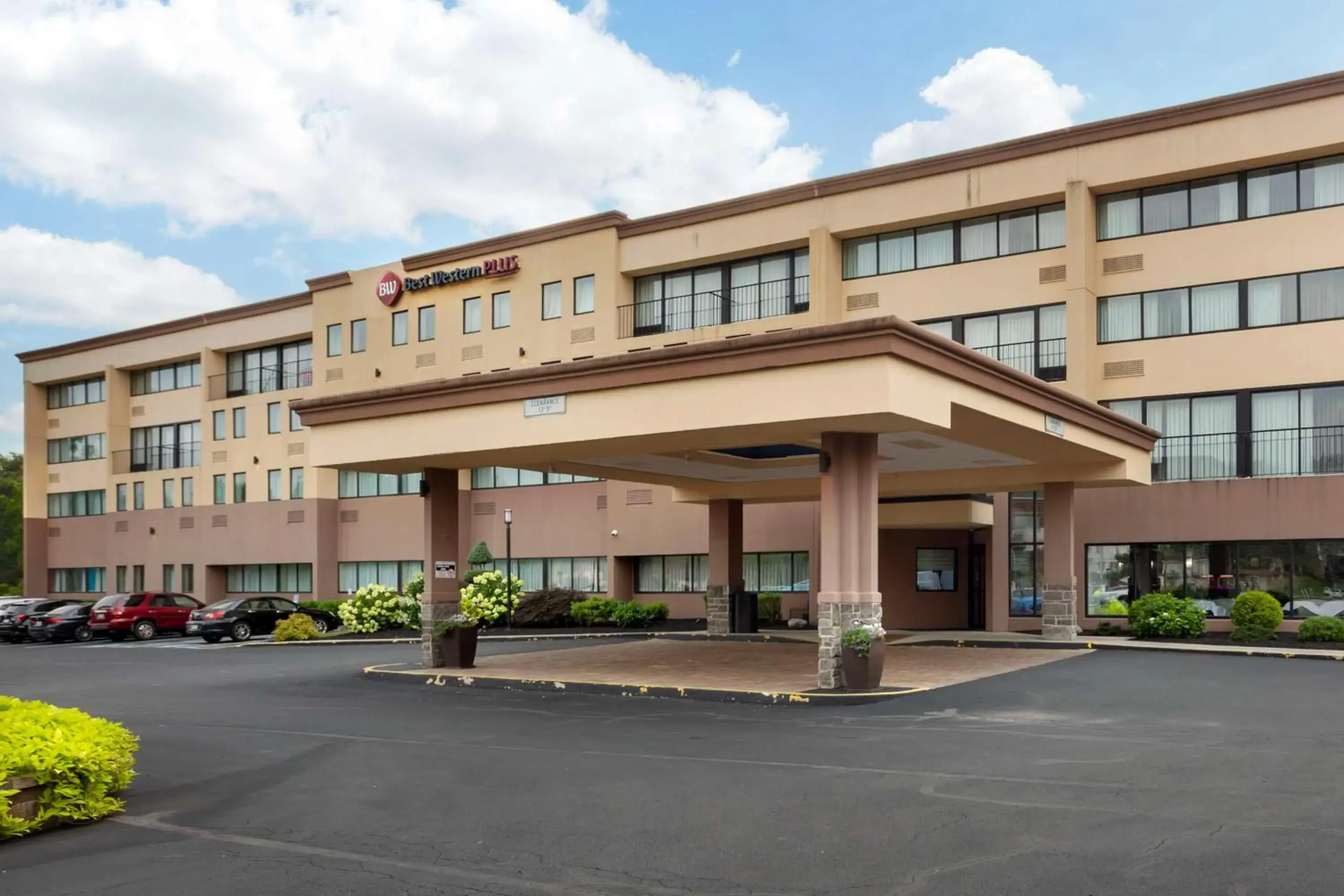 Property building in Best Western Plus Reading Inn & Suites Property building in Best Western Plus Reading Inn & Suites