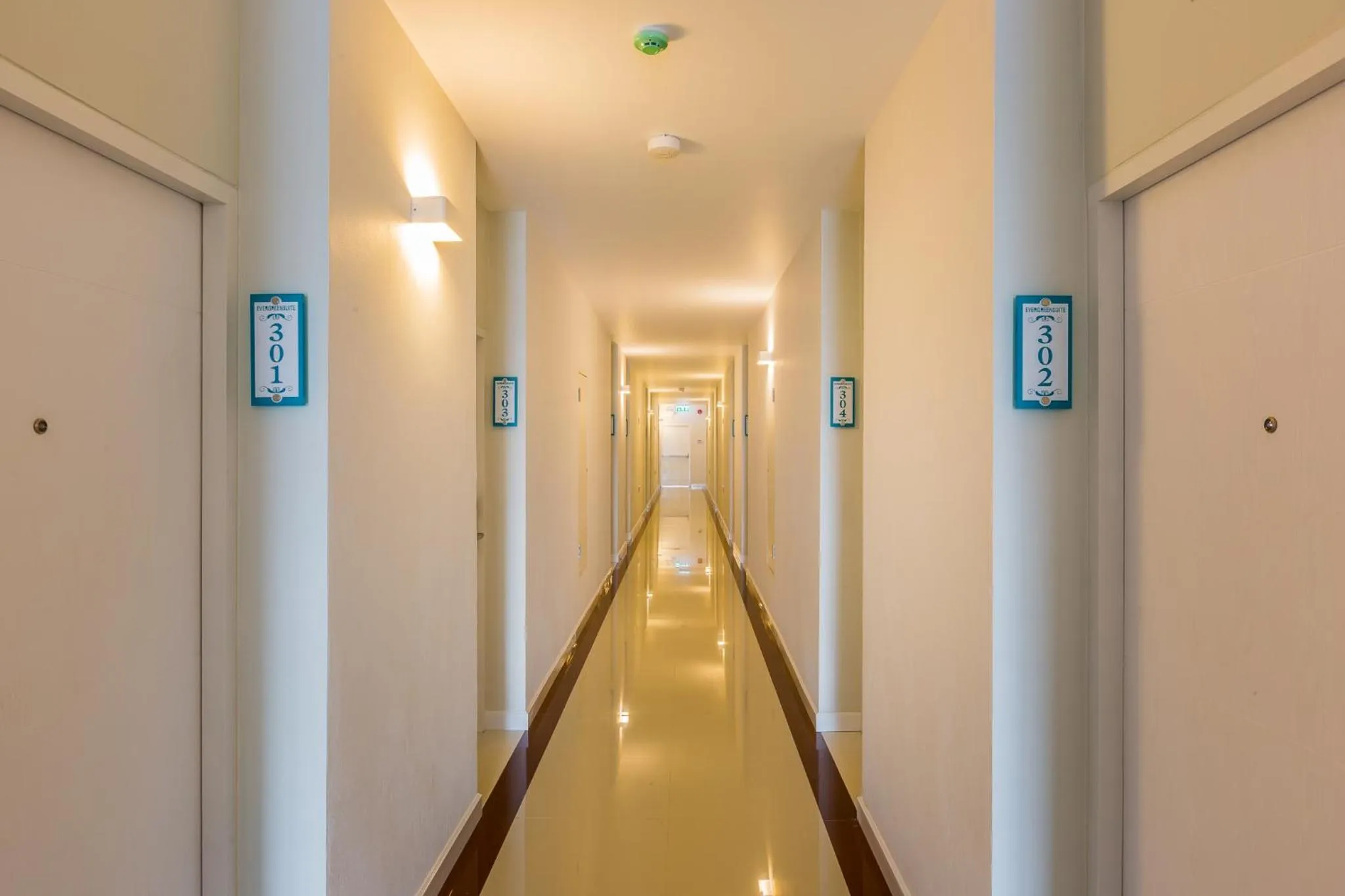 Photo of the whole room in Evergreen Suite Hotel