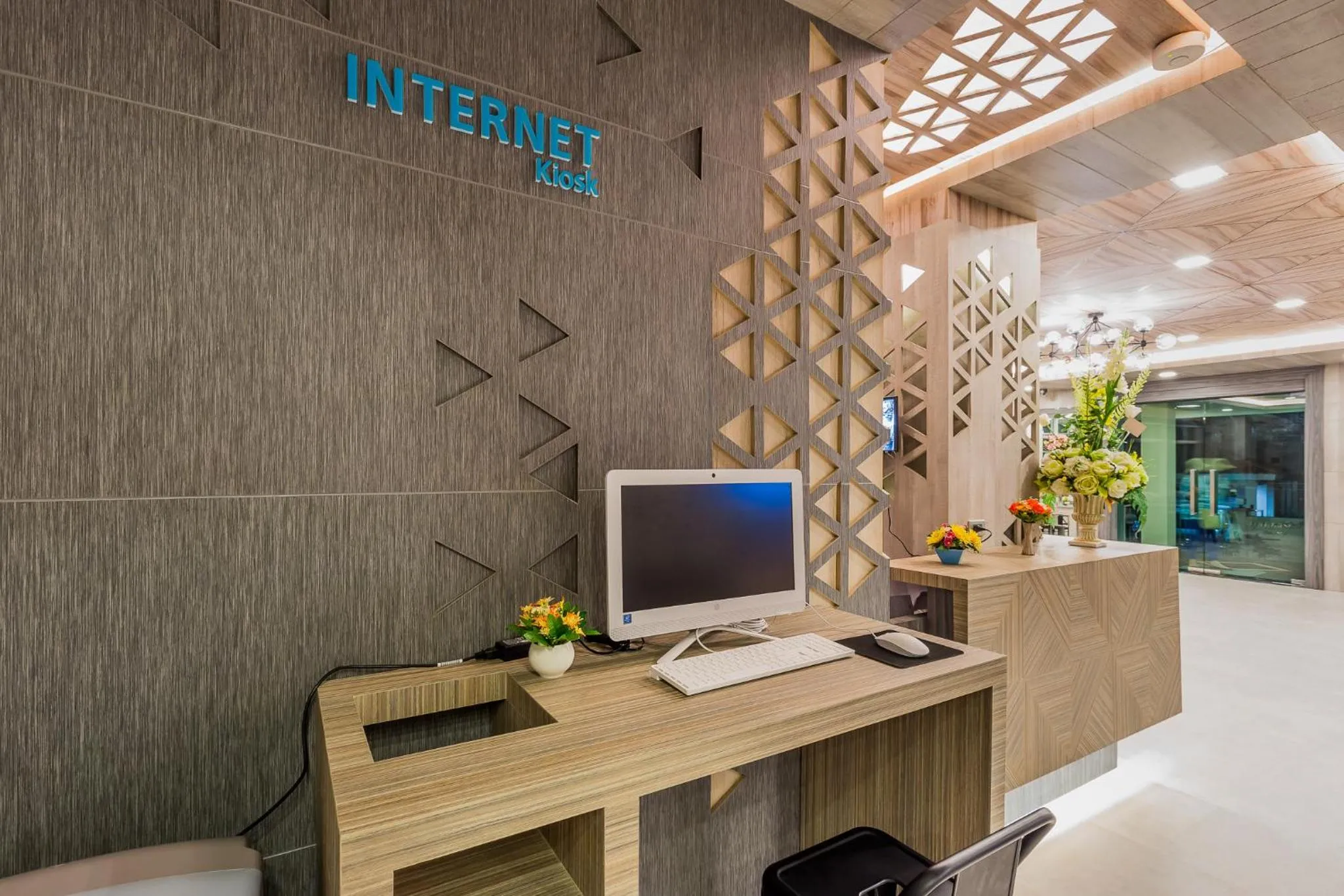 Communal lounge/ TV room in Evergreen Suite Hotel