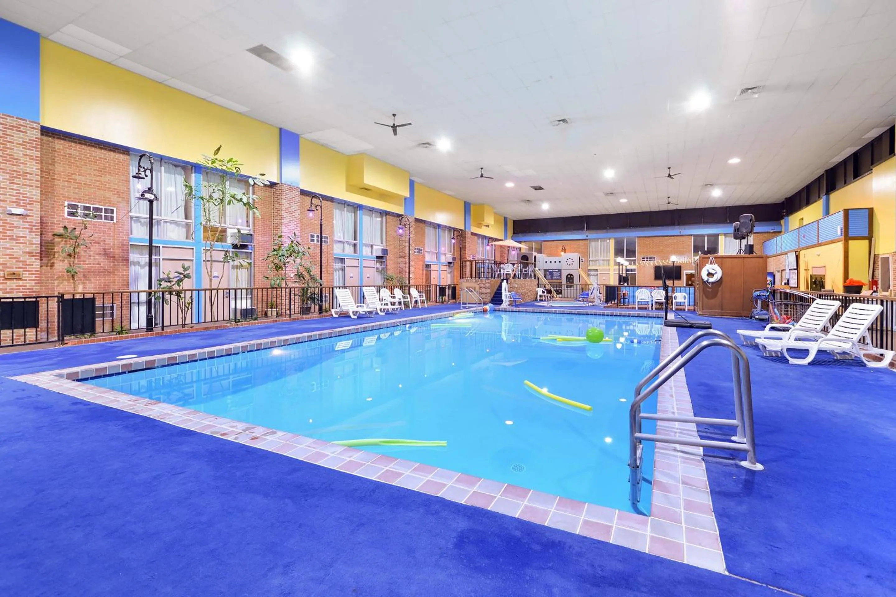 Swimming pool in OYO Hotel Goodland KS Hwy 24